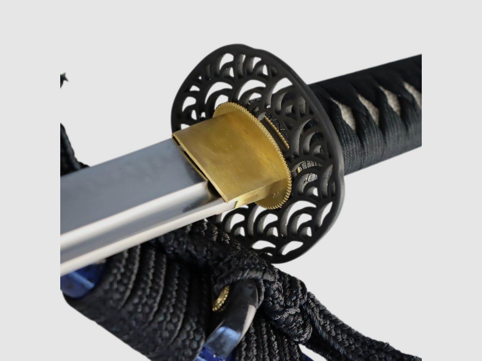 Katana Umi 1095 Stahl scharf mit Lehmhärtung blaue Saya mit Ishime Lackierung