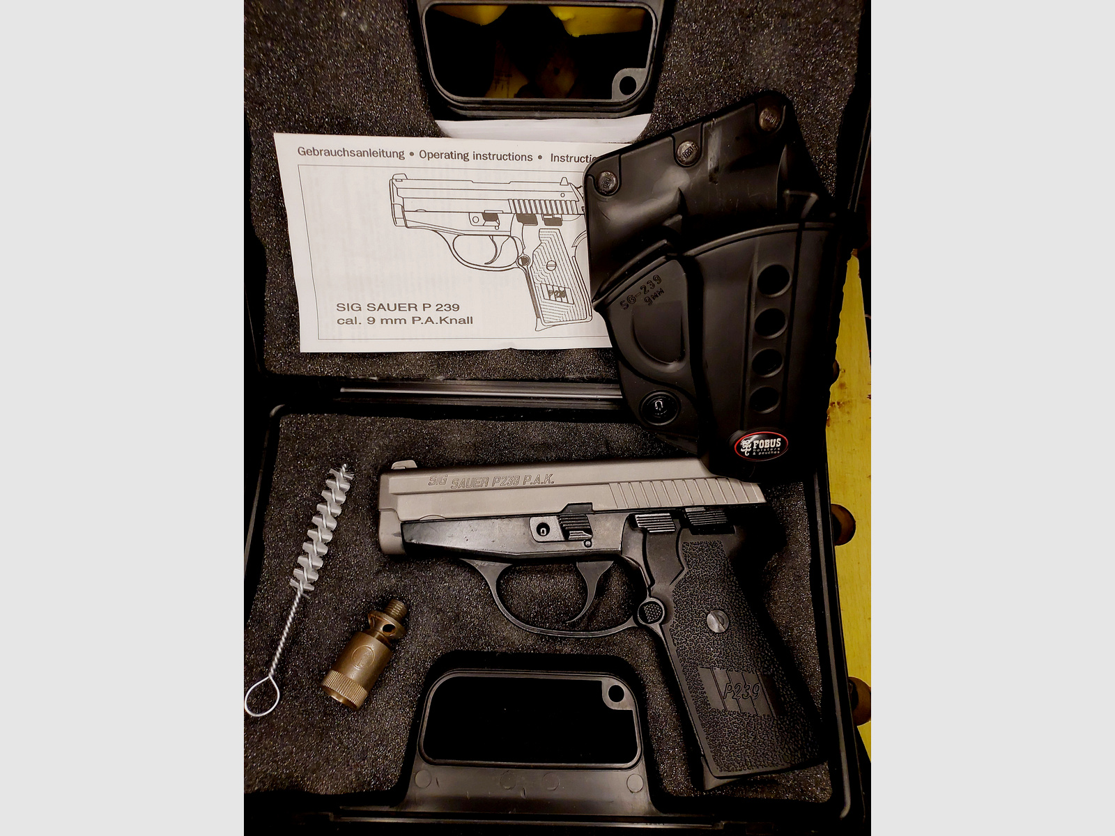 Sig Sauer P239 Nickel schreckschusspistool in kaliber 9 mm P.A.K. (PTB874) met Fobus holster