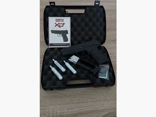 Springfield XDE 4.5", airsoft CO2 pistol, caliber 6mm BB