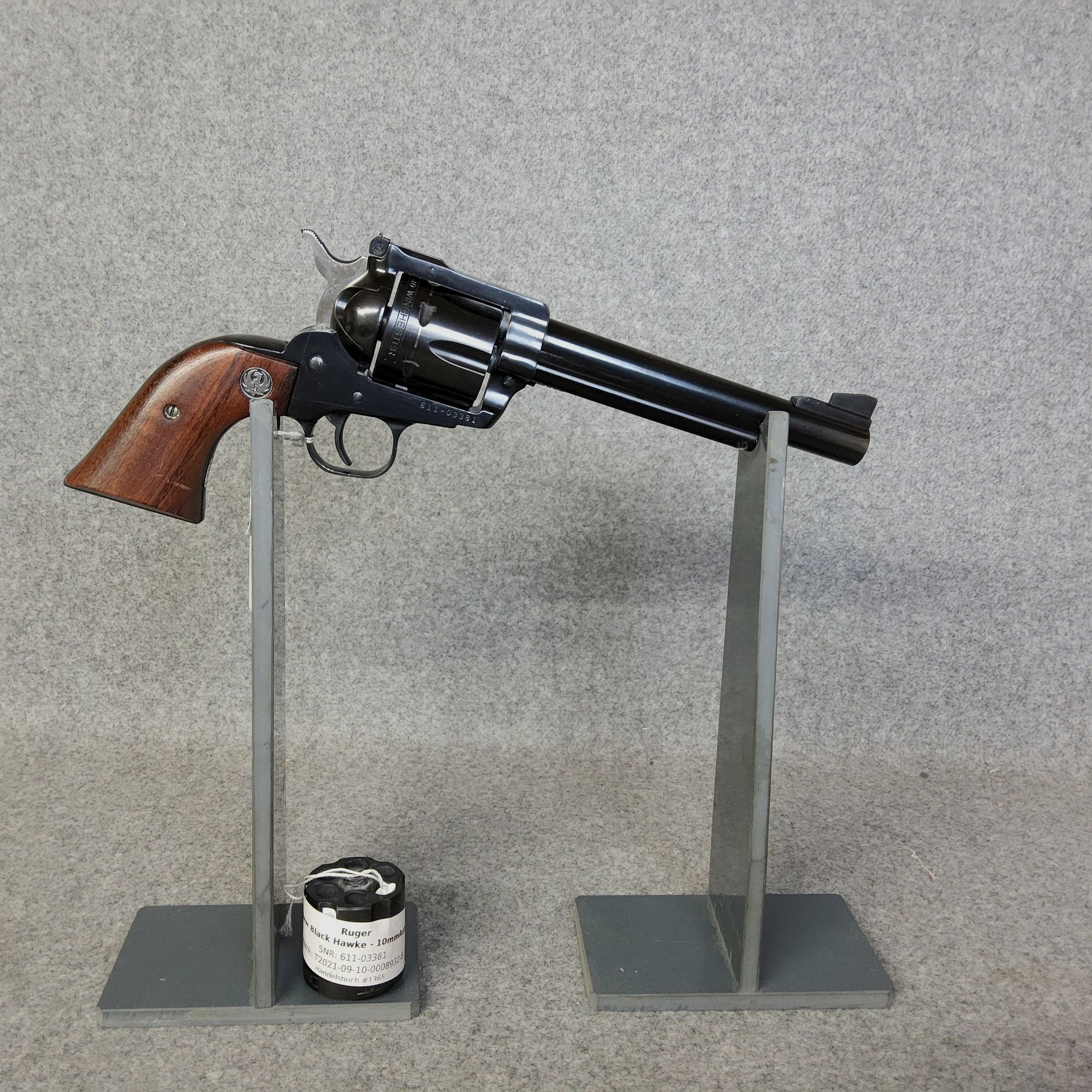 Ruger Blackhawk-new model-with interchangeable cylinder 10mm Auto