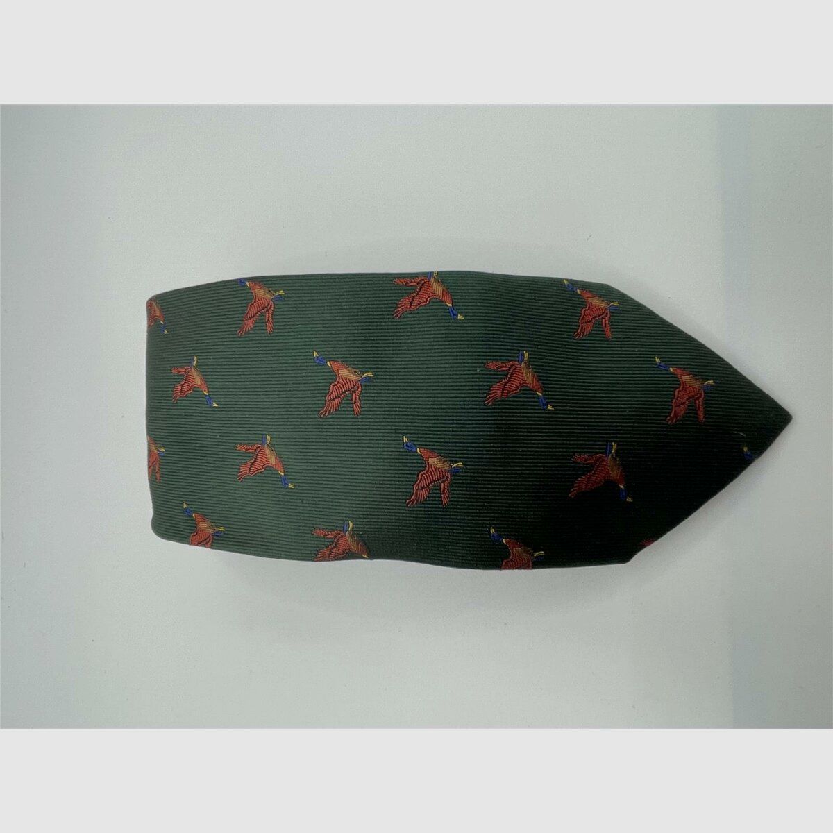 Robert Keyte tie 100% silk green motif duck