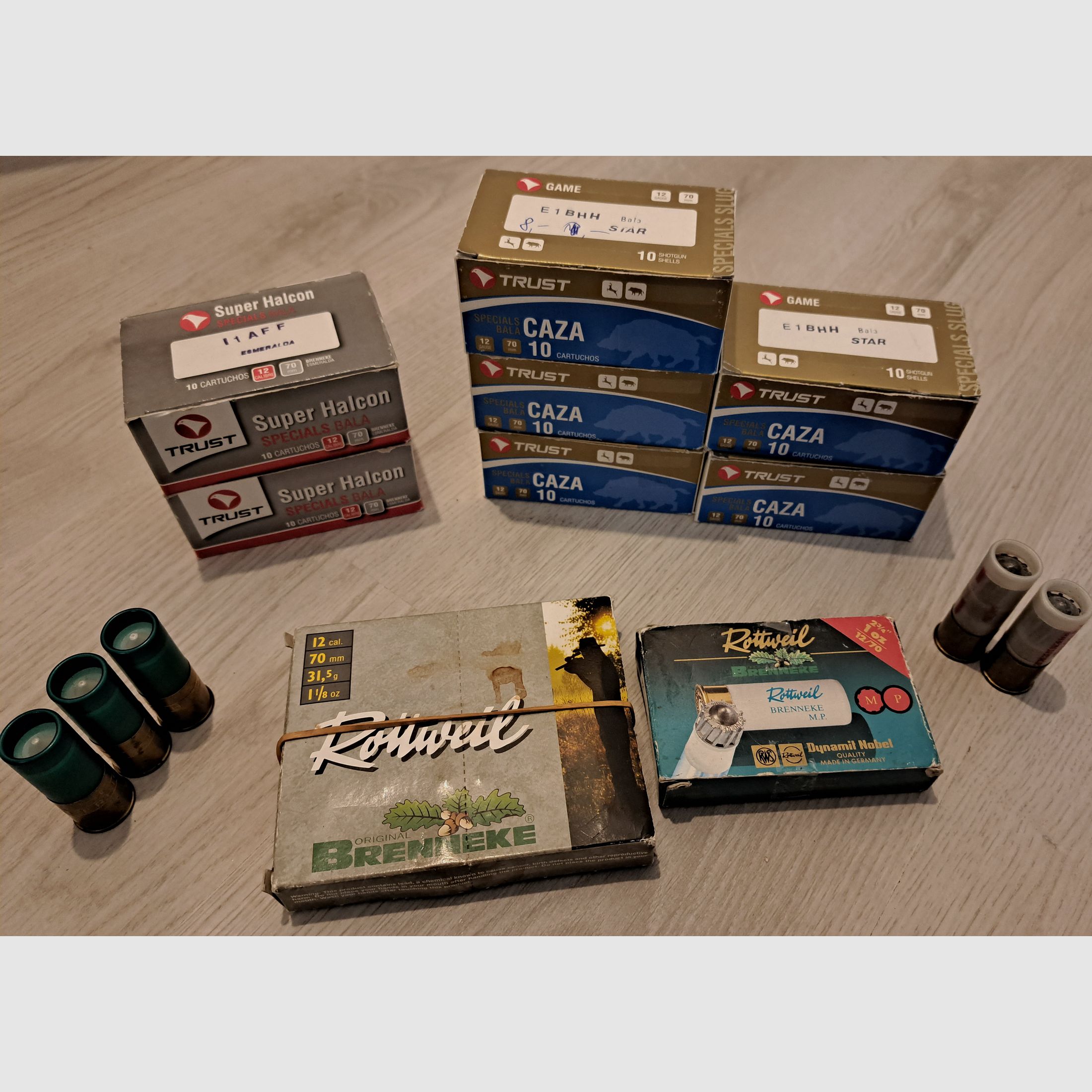 450 shots Various hunting shotgun and rifle ammunition caliber 12/70 lot