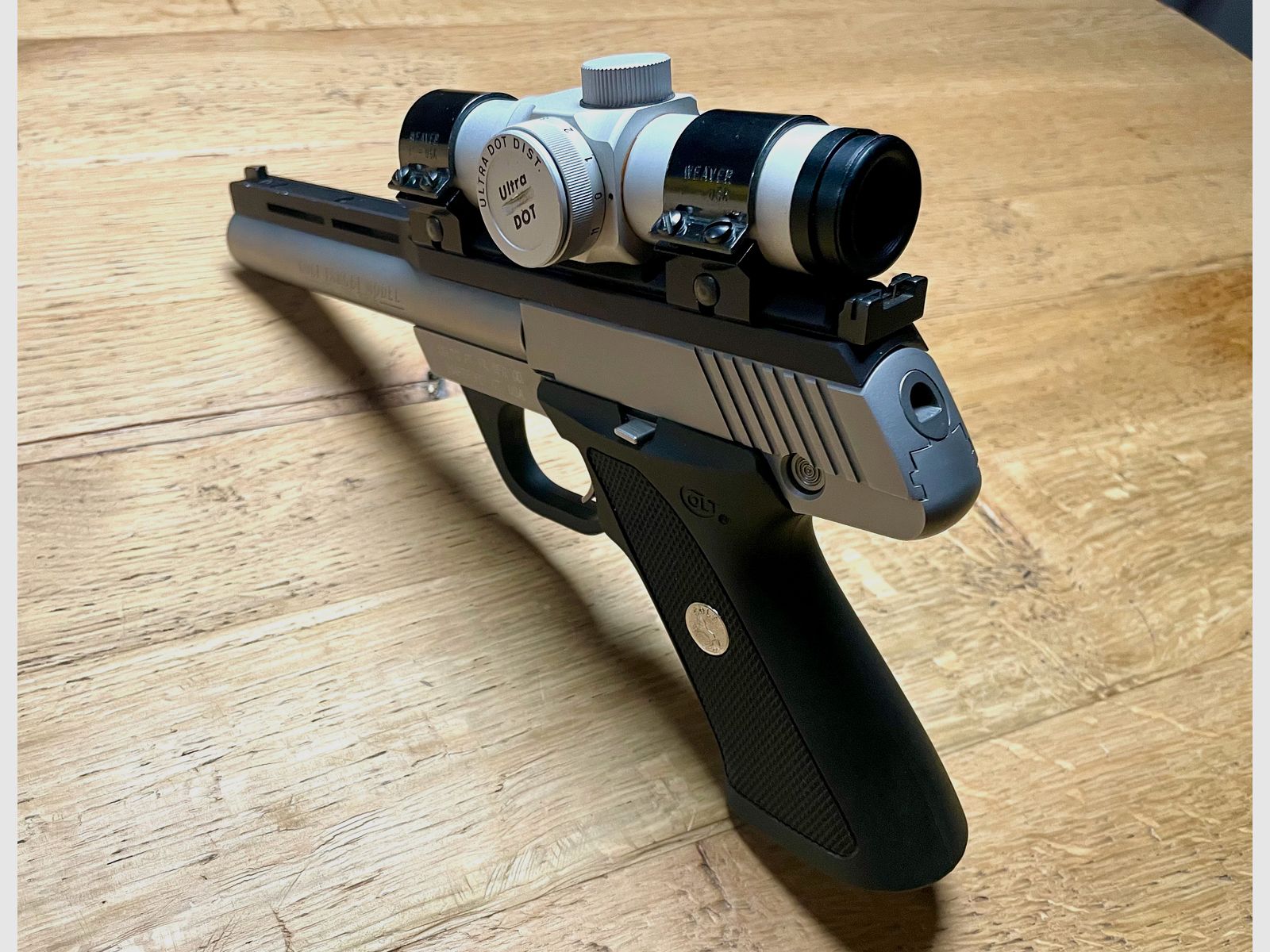 Pistole Colt Target Modell .22lr Bull Barrel mit Red Dot Ultra Dot Dist