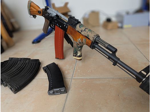 Airsoft real wood steel AK 74 GBBR + 6 magazines
