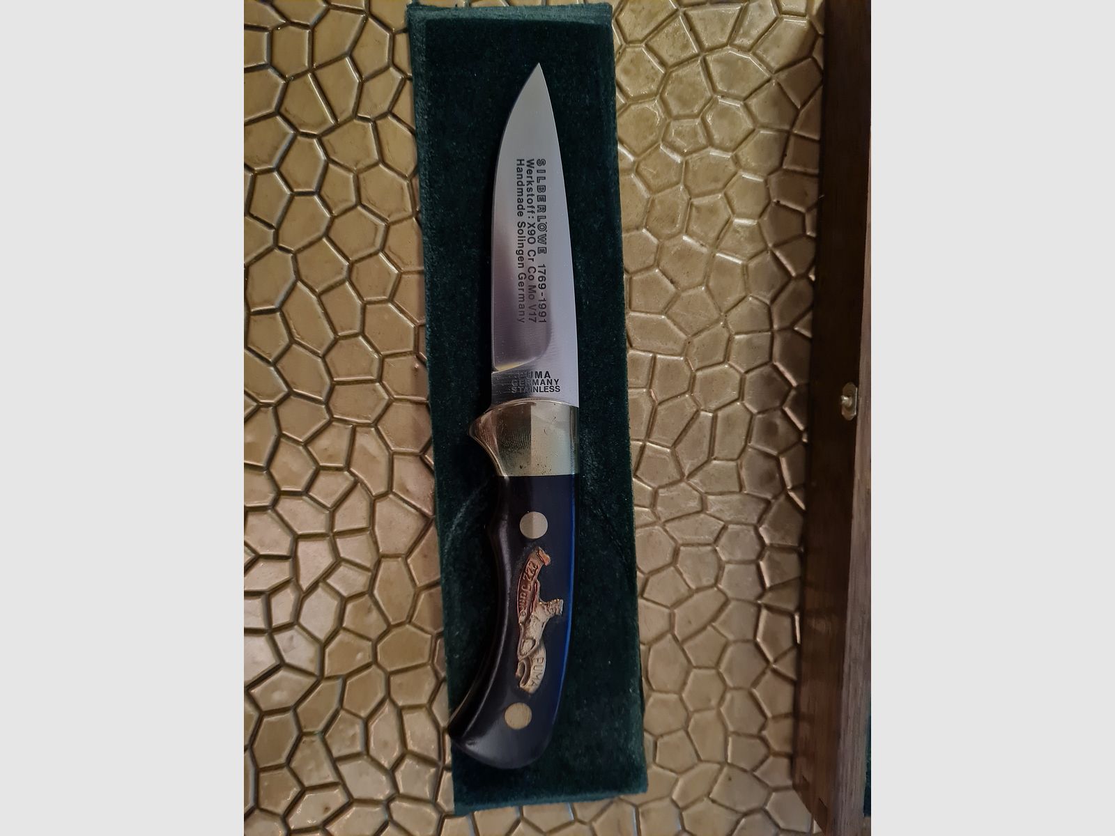 Puma Zilveren Leeuw Nr. 145/222