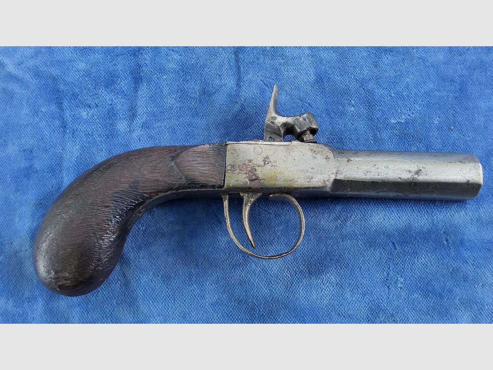 Pistolet à percussion 13 mm (sans autorisation), image 1 sur 7