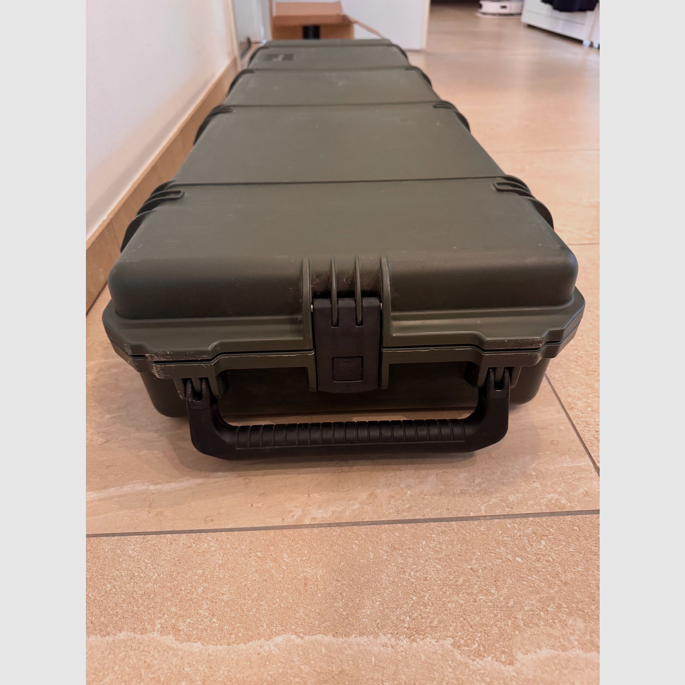 Storm Case iM3300 Gun Case oliwkowy z kółkami, w tym pianka