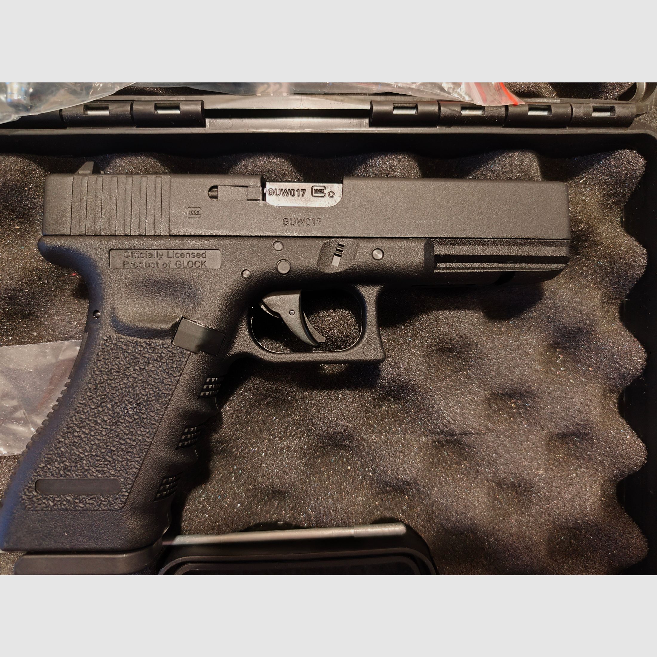 Glock 17 CO2 GBB pistol (caliber 4.5mm)