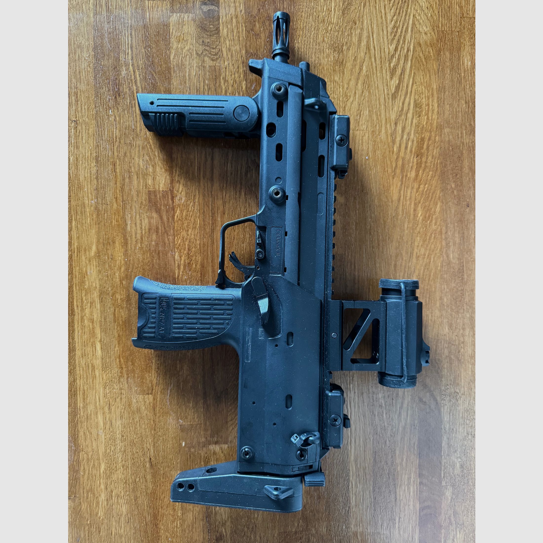 HK MP7 GBB V1 von VFC – 4 Magazine + Visier – VB