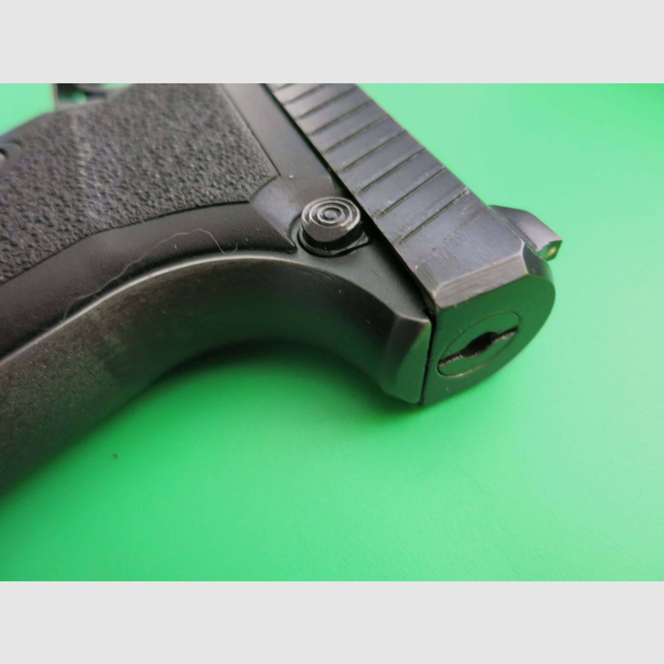 Heckler & Koch P7, PSP (Police Self-Loading Pistol), cal. 9mm Luger, 1st generation     #52