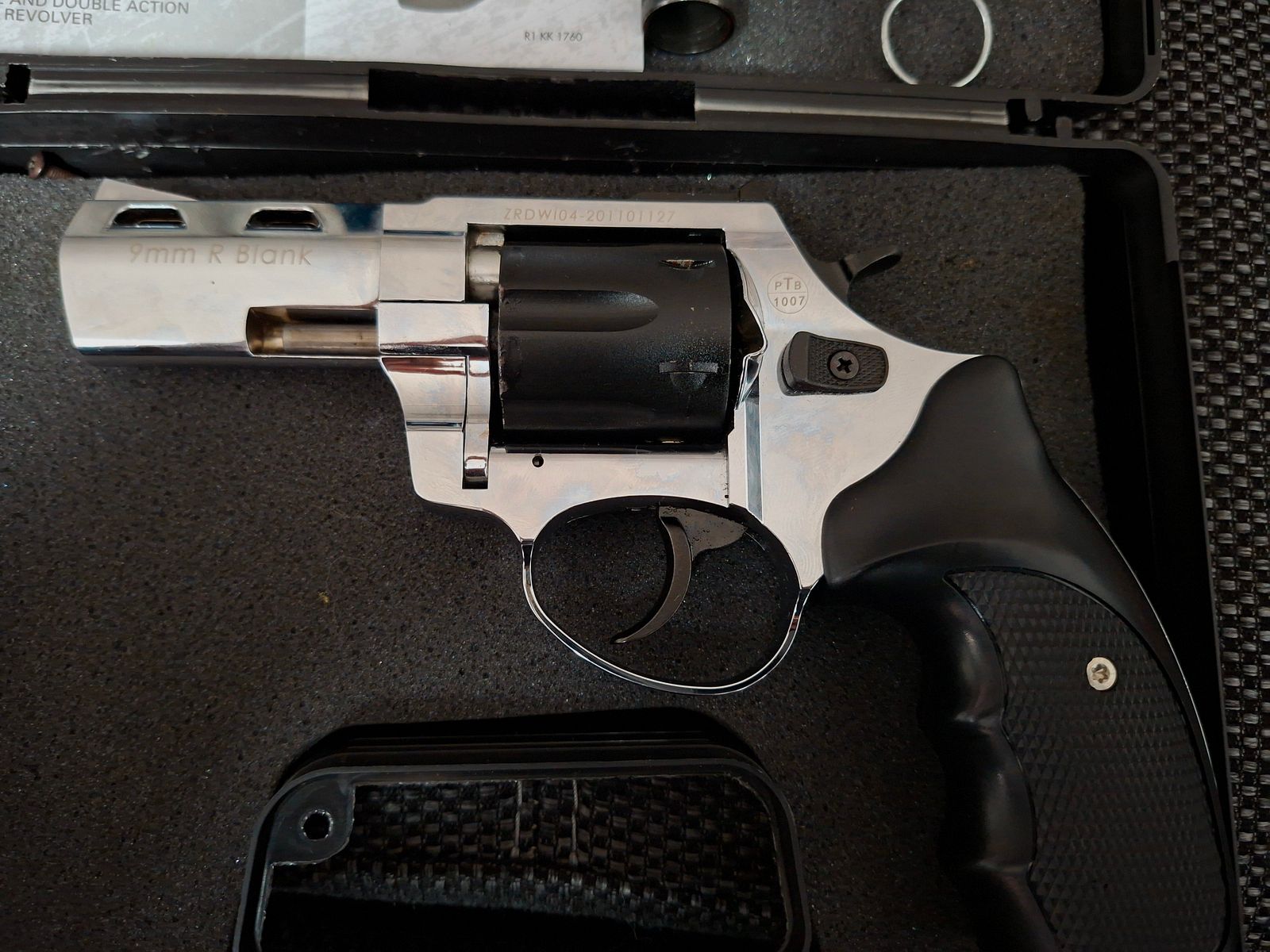 Zoraki R2 3 Inch SINGLE PIECE.Description Dear eGun community,  for sale is a Zoraki R2 3" in caliber 9 mm R.K. in an extraordinary duo-tone finish chrome/black.  The revolver features the chrome-plated frame and barrel as well as a black cylinder and black grip panels. The black cylinder originally comes from another revolver and was installed on this piece. This created a very interesting and visually appealing duo-tone combination that was never regularly available on the open market and does not correspond to the series version.  Another visual highlight is the red-colored front sight, which gives the revolver an additional individual accent.  The revolver has been fired only a little by me and is in very good, almost like new condition. Technically, the revolver is fully functional.  Proof: CB (2021)     Scope of delivery:  - Zoraki R2 3" – PTB 1007  - Original case  - Original papers  - Cleaning brush  - Firing cup     A great opportunity for collectors and lovers of Zoraki revolvers looking for an unusual duo-tone finish.     Please be sure to observe the conditions in MyGun!    Type approval for pistols / revolvers PTB no.:   1007 further information:  Description Dear eGun community,  for sale is a Zoraki R2 3" in caliber 9 mm R.K. in an extraordinary duo-tone finish chrome/black.  The revolver features the chrome-plated frame and barrel as well as a black cylinder and black grip panels. The black cylinder originally comes from another revolver and was installed on this piece. This created a very interesting and visually appealing duo-tone combination that was never regularly available on the open market and does not correspond to the series version.  Another visual highlight is the red-colored front sight, which gives the revolver an additional individual accent.  The revolver has been fired only a little by me and is in very good, almost like new condition. Technically, the revolver is fully functional.  Proof: CB (2021)     Scope of delivery:  - Zoraki R2 3" – PTB 1007  - Original case  - Original papers  - Cleaning brush  - Firing cup     A great opportunity for collectors and lovers of Zoraki revolvers looking for an unusual duo-tone finish.     Please be sure to observe the conditions in MyGun!    Type approval for pistols / revolvers PTB no.:   1007 further information: