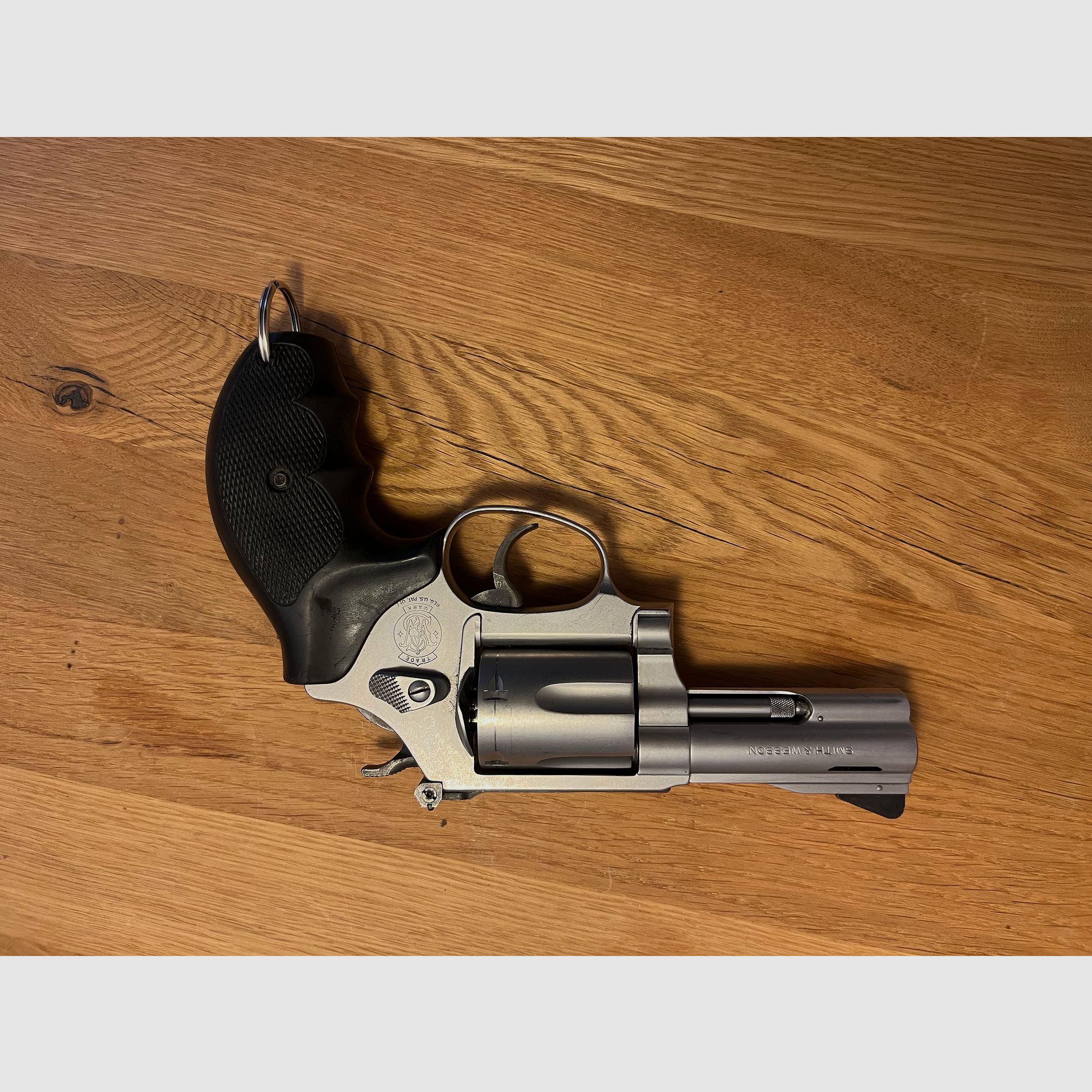 Revolver Smith & Wesson 60-10 caliber .357 Mag small hunter