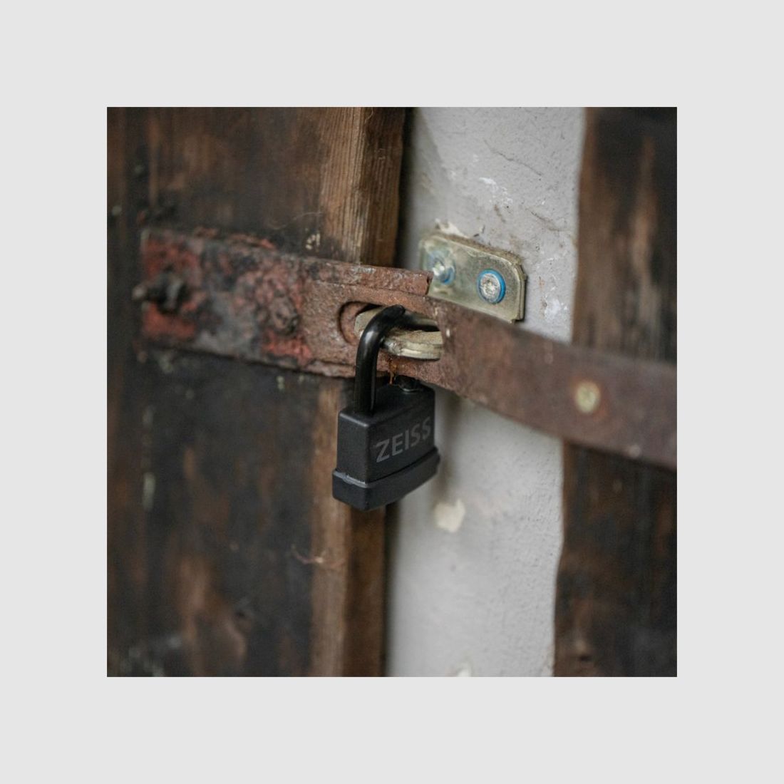 Zeiss Padlock for Metal Housing Secacam Series, image 10 of 14