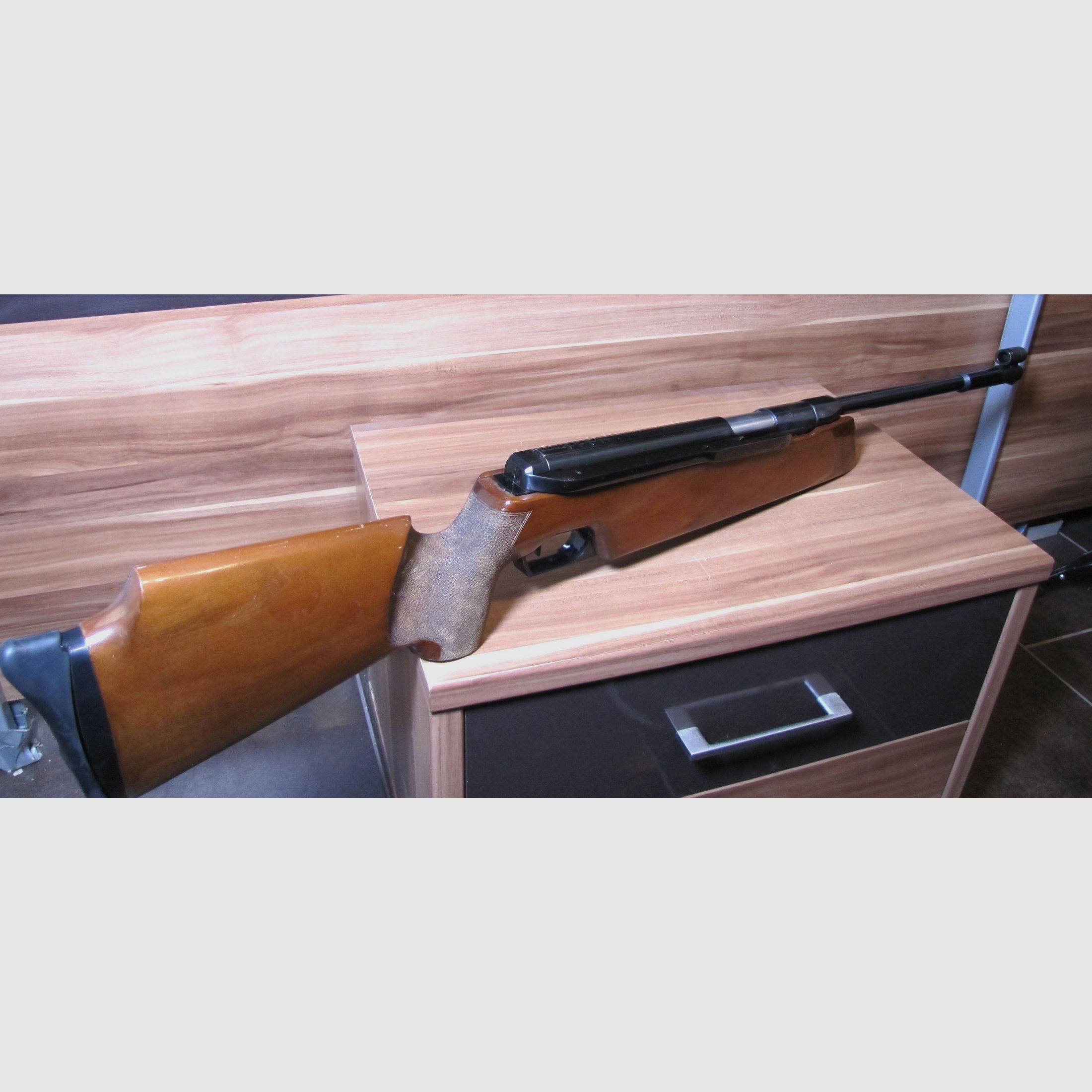 Carabine à air comprimé de la marque Feinwerkbau, modèle 300S