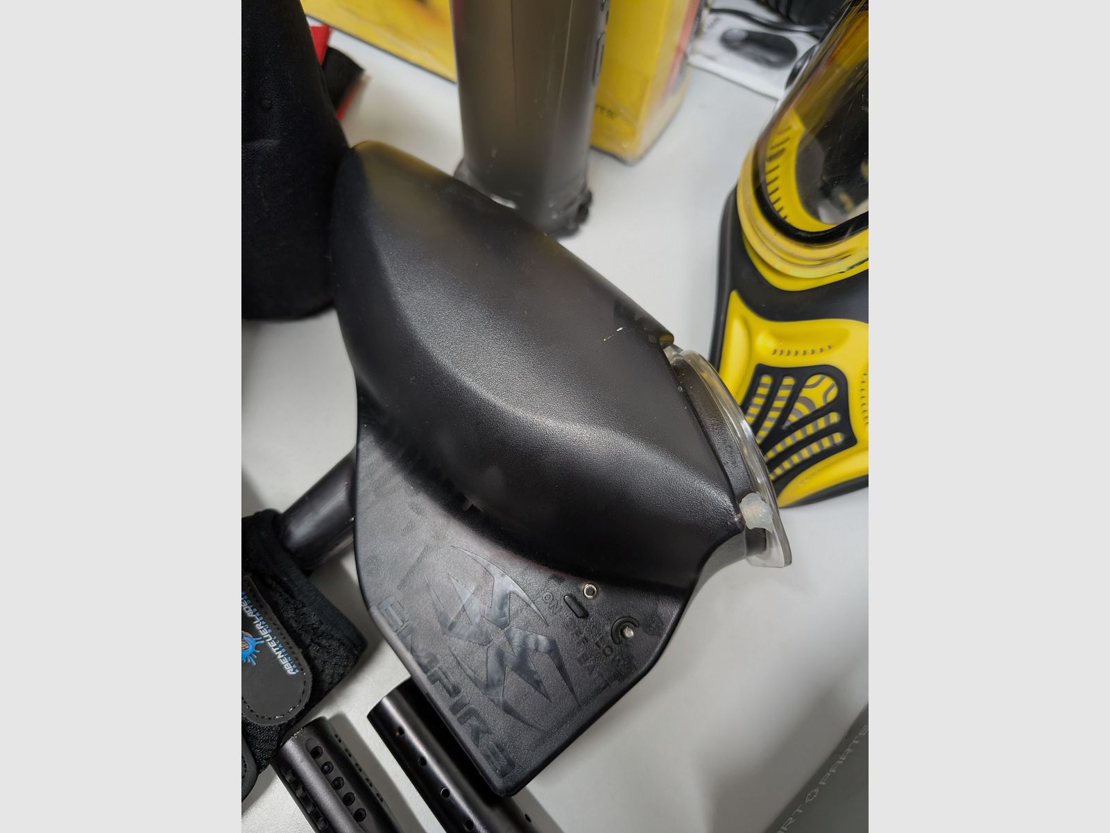 Équipement complet de paintball y compris le marqueur