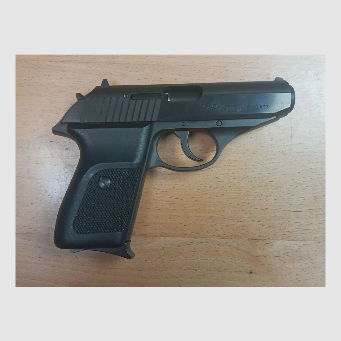 Sig Sauer modelo P 230, imagen 2 de 6