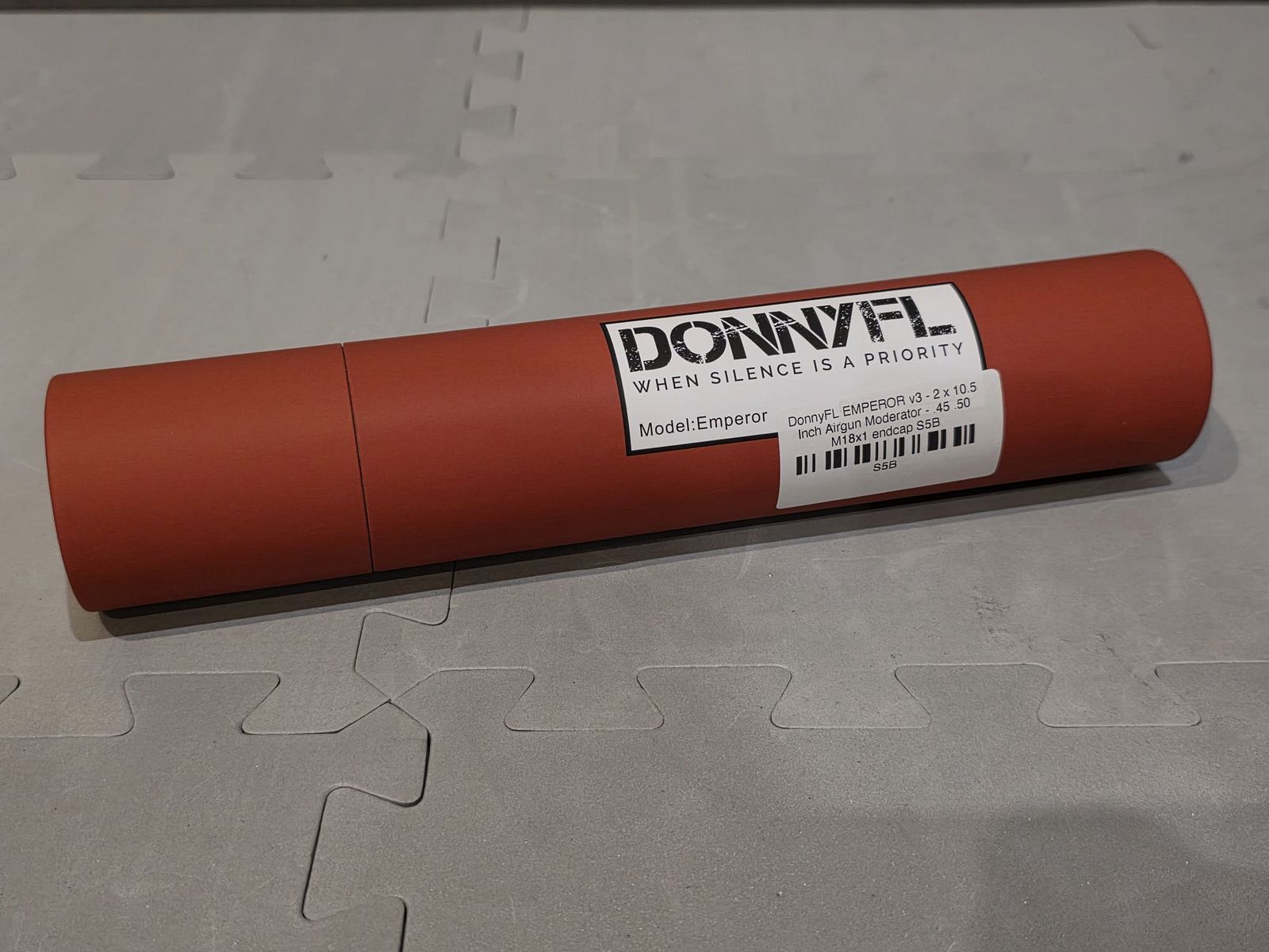 Demper DonnyFL Emperor V3 / .45 .50 M18X1 geschikt voor AEA Megalodon en met adapter voor de Challanger en andere PCP luchtgeweren