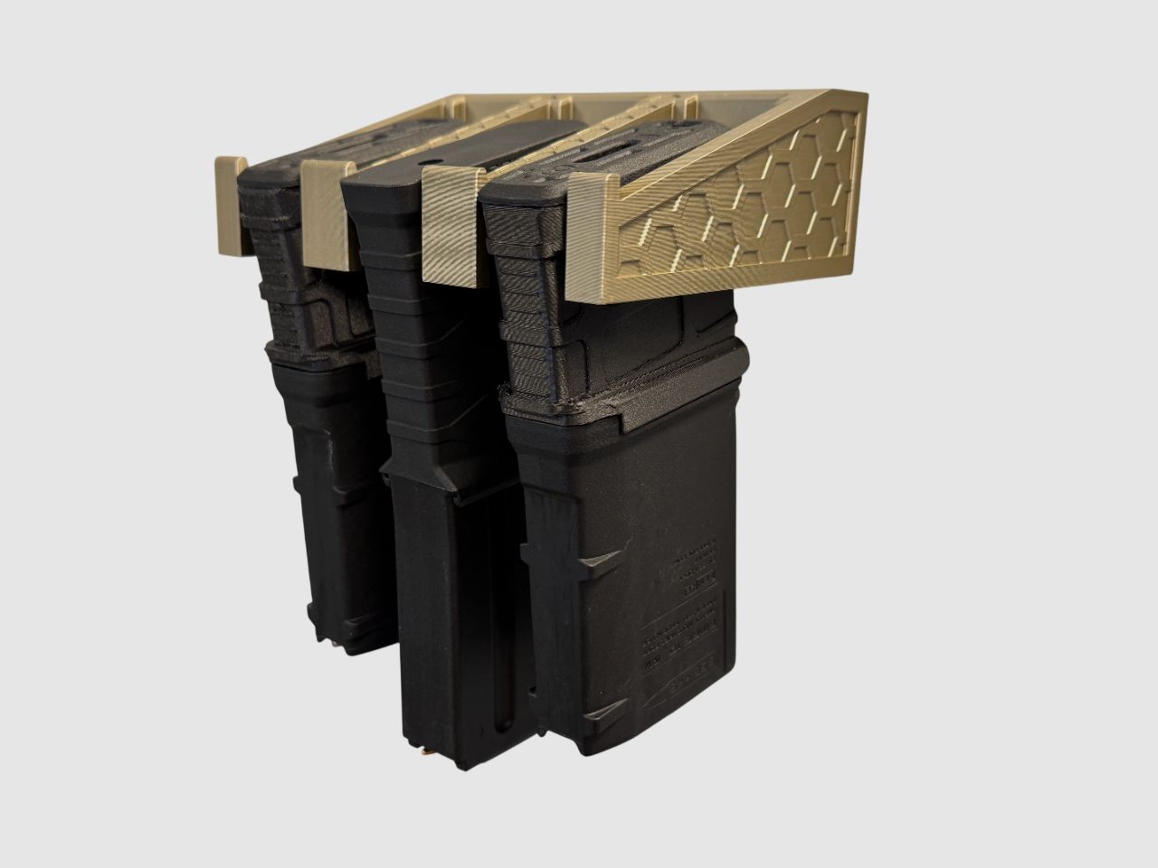 Magnetic magazine holder for AR-15, Glock & CZ – Space-saving & no drilling
