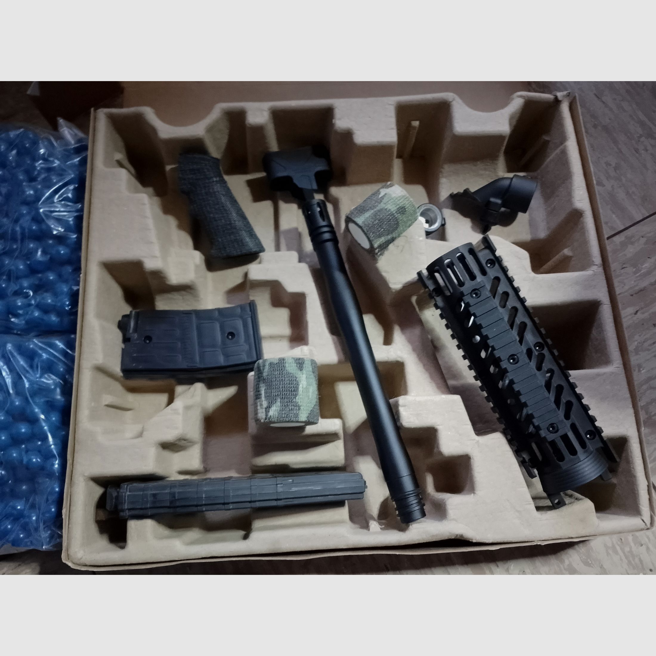 Tippmann Tmc Elite Markierer Set .68 accessori tuning canna paintballs Cal 68 CO2 set mirino olografico punto rosso verde lampada LED 3 caricatori Ovp