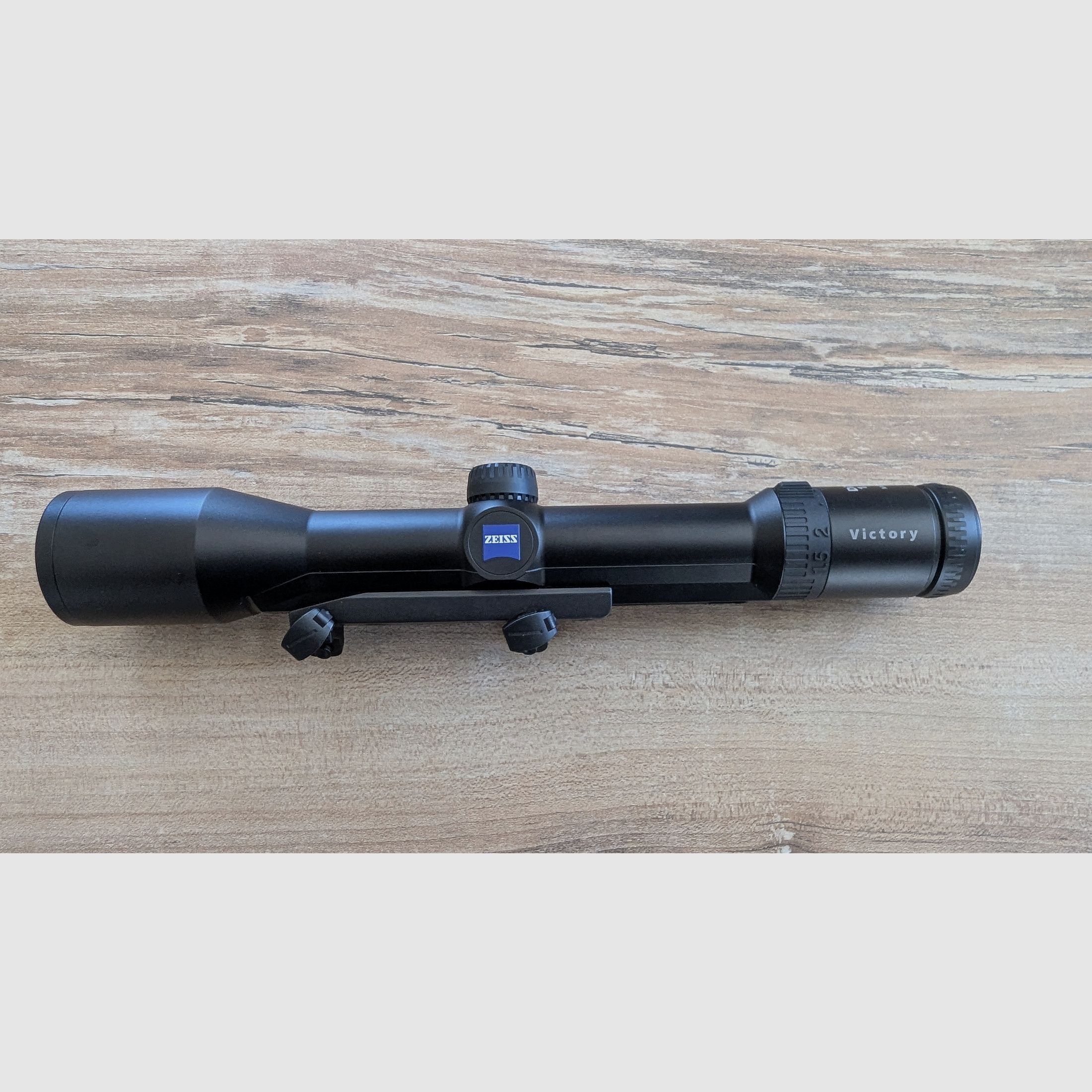 Zeiss Diavari VM 1,5–6x42 T* Zielfernrohr – neuwertig inklusive. Blaser Sattelmontage 