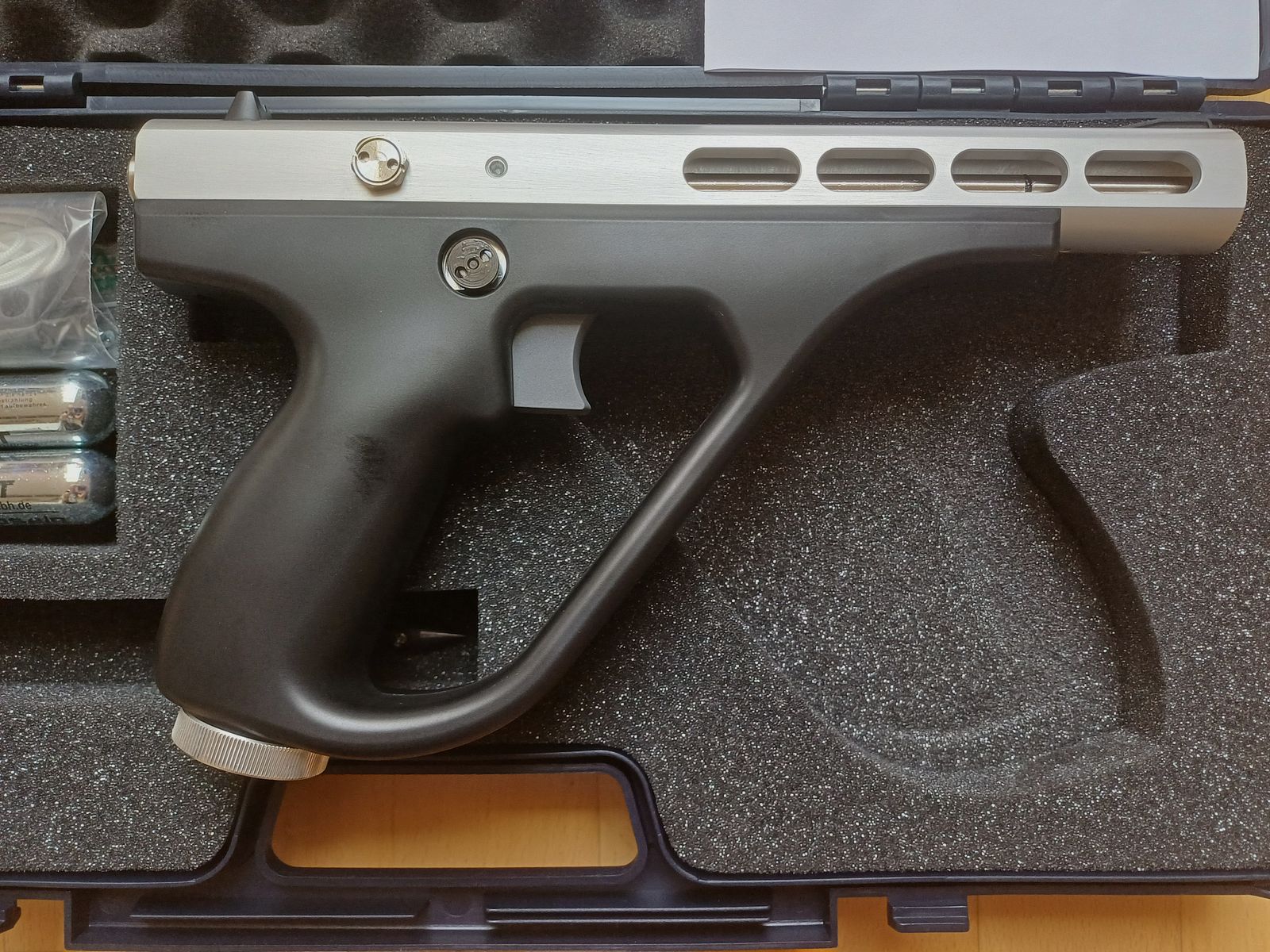 Arcus Harpoon black with extra accessories