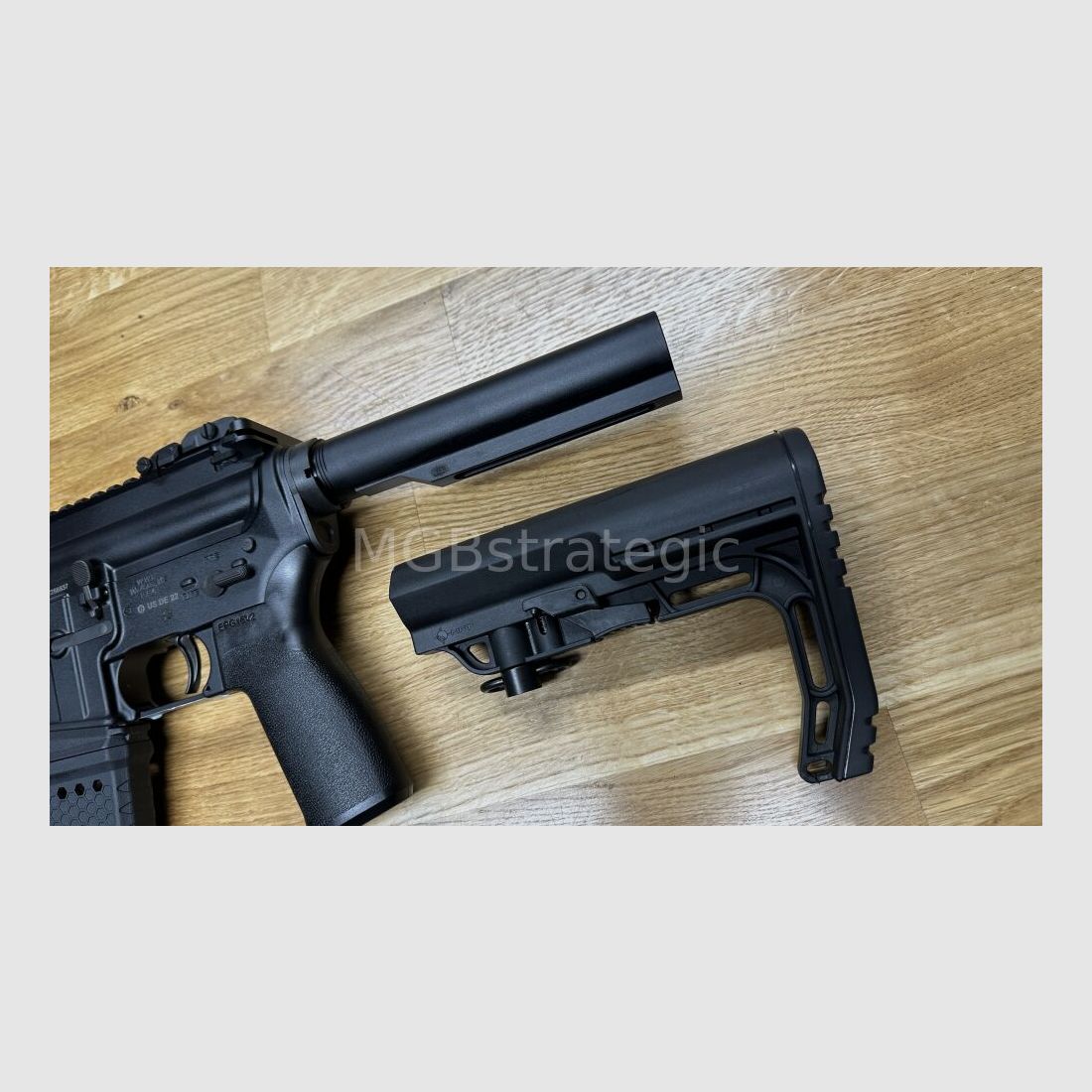 Windham Weaponry R16 Superlight - 2,64 kg - halbautom. Büchse .223Rem Gewicht ungeladen nur ca. 2,64 kg - SKU: R16SLSFSM - 16″ Superlight with Melonite QPQ Finish and A2 Flash Suppressor - 13" Windham M-Lok Handschutz System AR-15 AR15