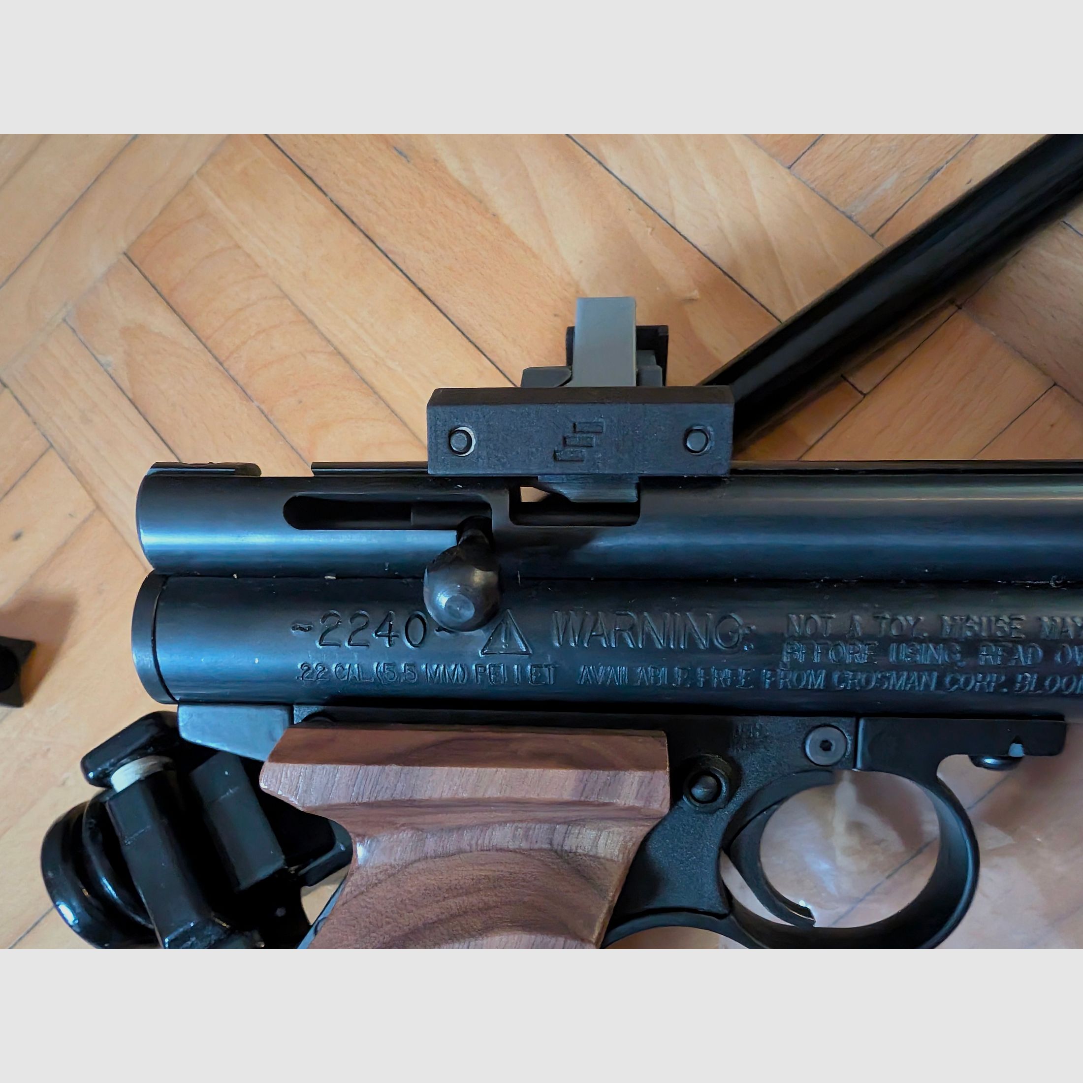 Crossman 2240 inkl. Steel breach, Schulterstütze und 5er Magazin