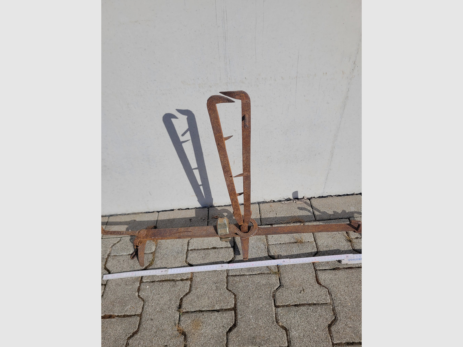Fangeisen Dekoration Bärenfalle 95cm, seltene Form