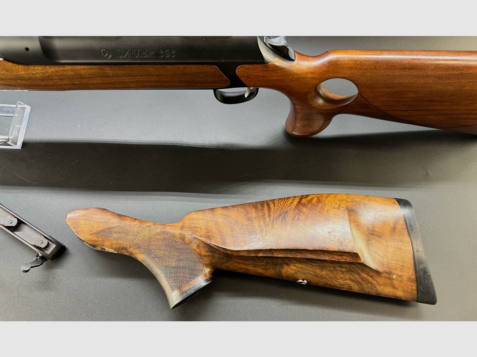 Sauer 303 - Halfautomatisch; Kal.: .30-06Spring + variabele gasafname + Sauer montage voor Zeiss rail