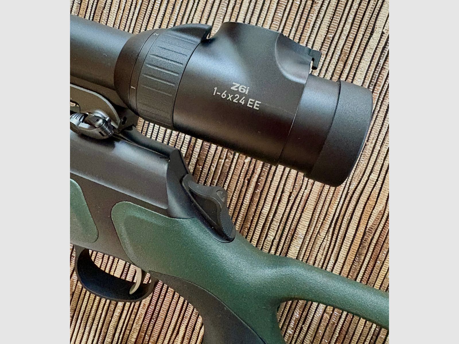 Sauer Syncro XT 303 con Swarovski Z6i 1-6 x 24 EE