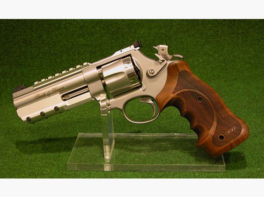 Biała diamentowa flet EVIL COMPETITION 627-1 N 5-1/2" cali .357 Magnum