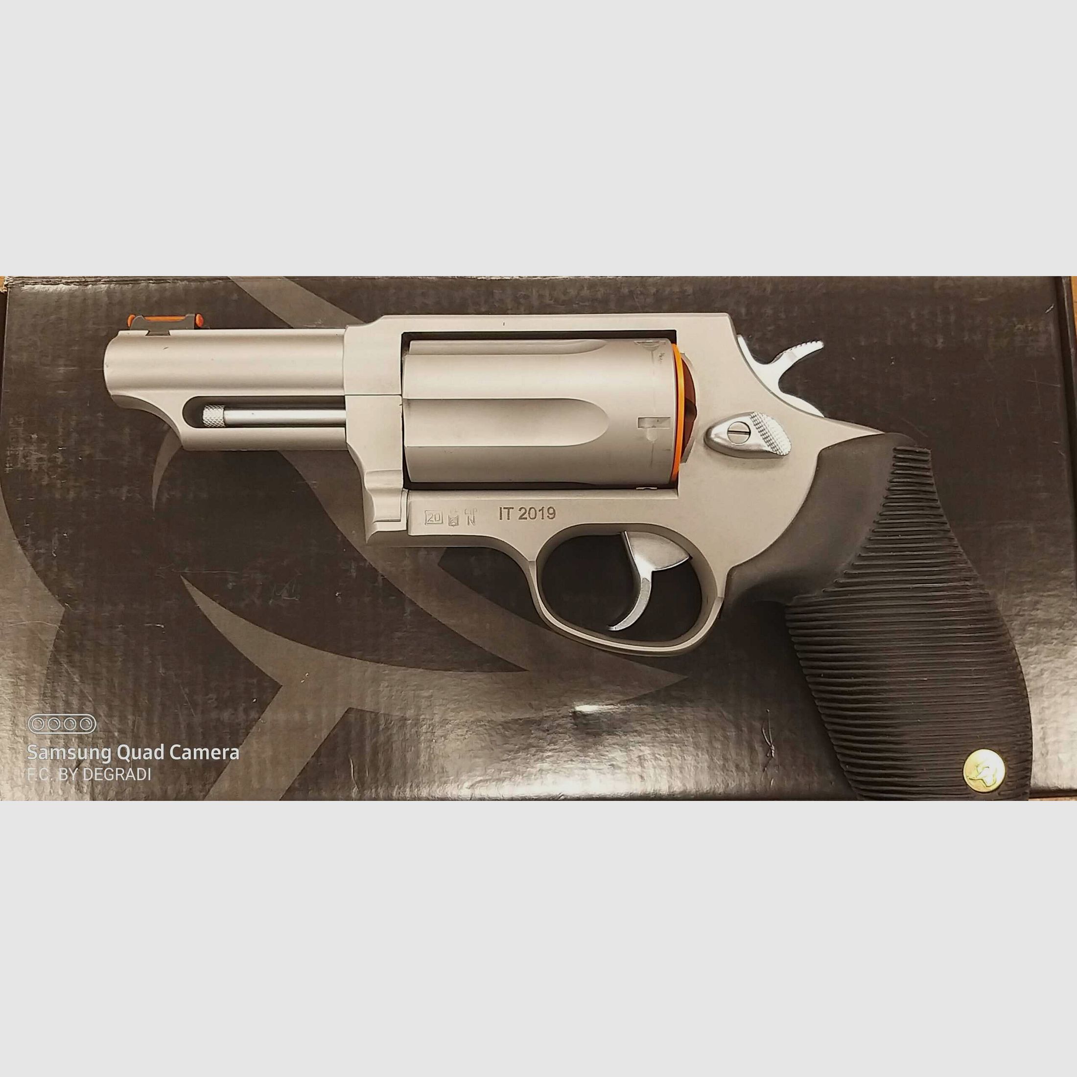 TAURUS THE JUDGE, afbeelding 2 van 3