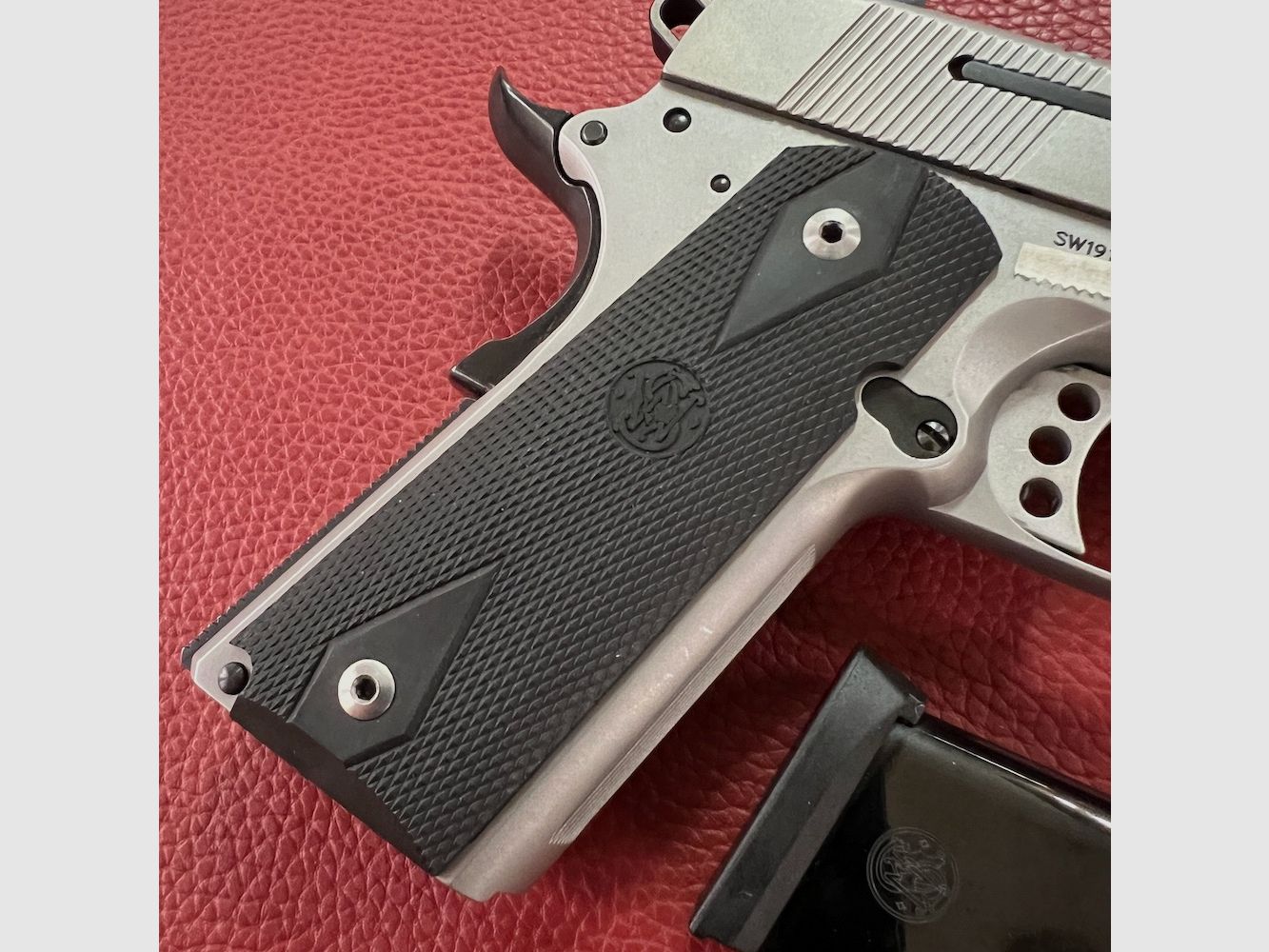 Smith & Wesson SW1911, Bild 6 von 7