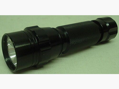 Linterna de mano Fritzmann Cree-E Q5 LED 230 lúmenes, 2xCR123A