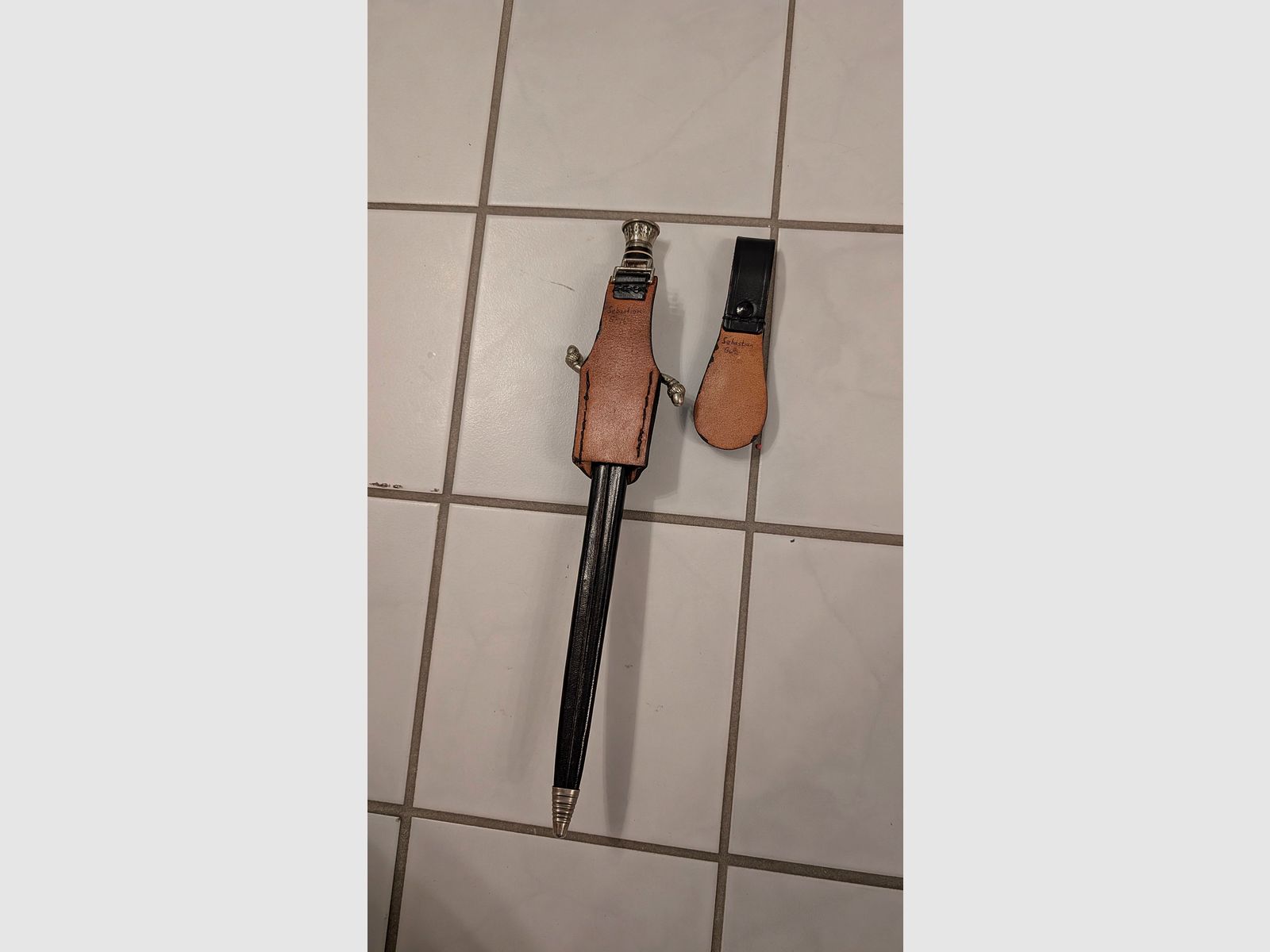Traditional stag knife / hunting dagger from Solingen – stag horn handle & leather sheath