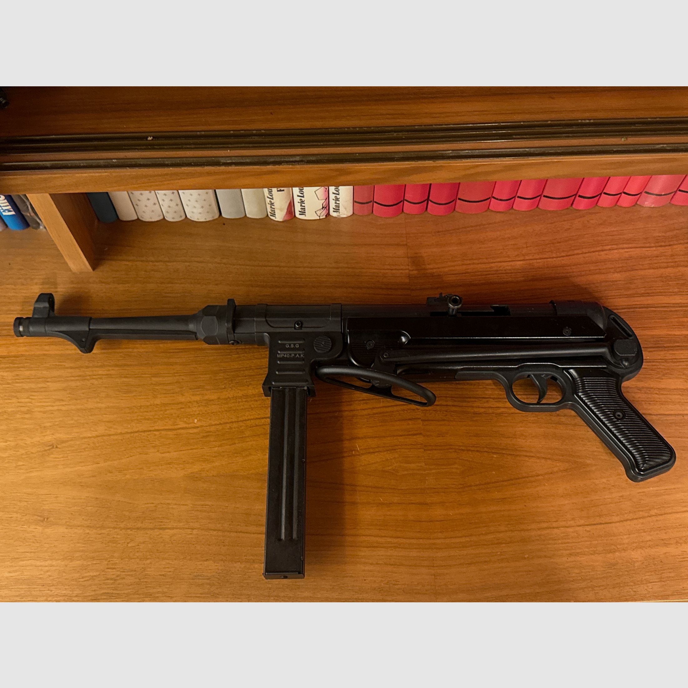 MP40 GEN. 2 PISTOLA MITRAGLIATRICE A SALVE KAL. 9MM