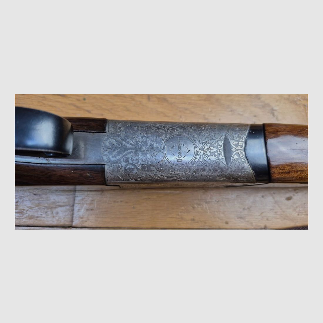 Sehr schönes Mixte-Gewehr von ANTONIO ZOLI — Kal. 12/70 und 7x65R gezogener Lauf — Waffen der Delfino-Serie, geprüft 1974 — Ein Haus, das bis zur Renaissance zurückreicht – Schöner ästhetischer Zustand – Ausgezeichneter mechanischer Zustand – Spiegelkanonen – TBE, Bild 14 von 43