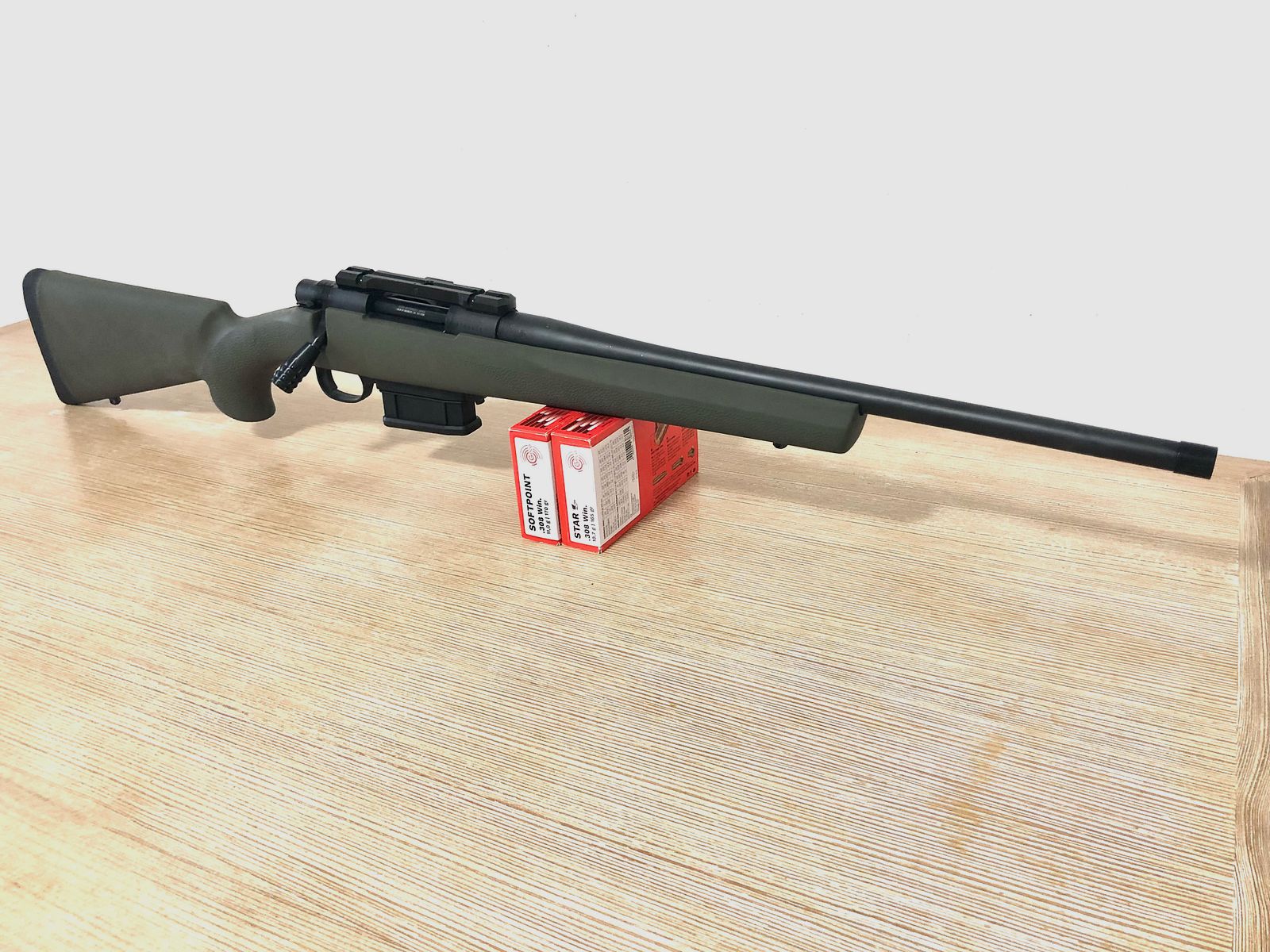 Howa 1500 .308 win. Repetierbüchse, 18“ Lauf, Hogue Schaft, Steckmagazin
