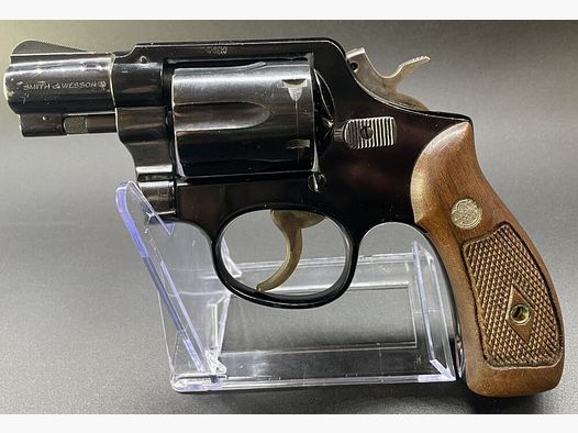 Smith & Wesson Mod.: 12 .38Special 2" Lauf Holzgriffschalen 6-schüssiger Re .38Special