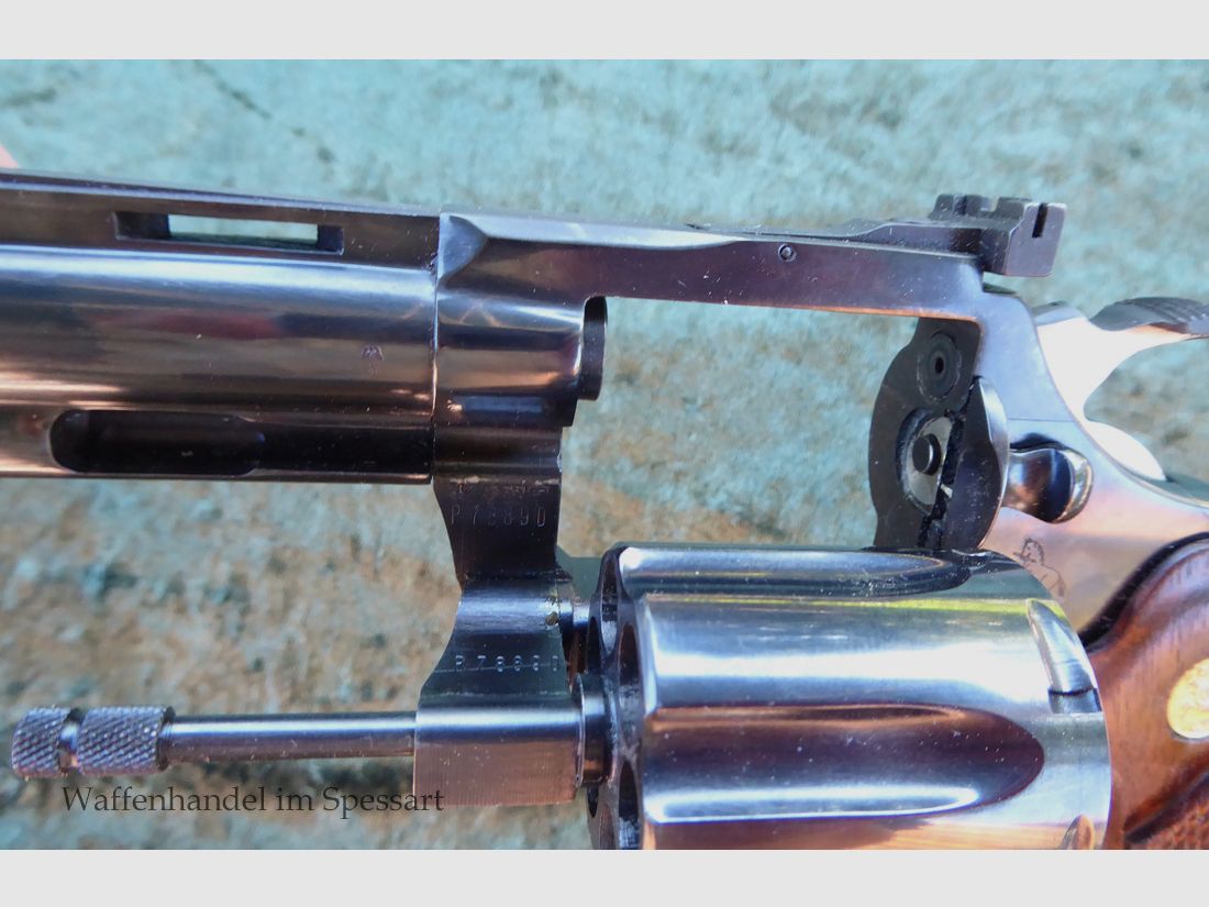 Revolver Colt Diamountback