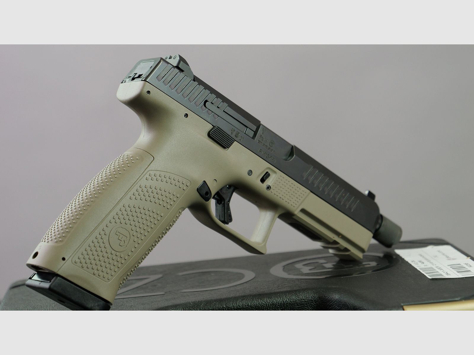 CZ P10 F SR (gwint lufowy) MEGADEAL