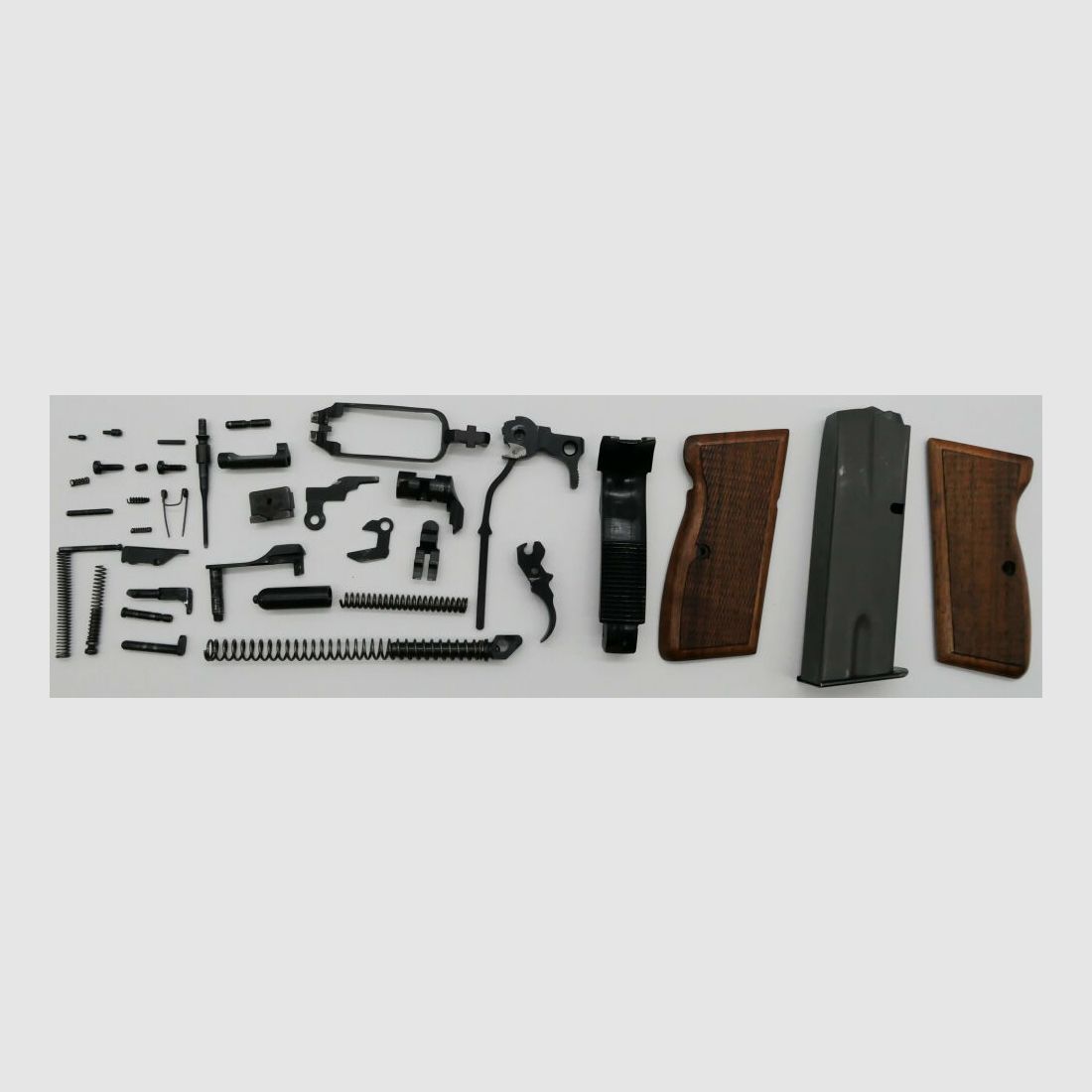 Free parts set/Parts Kit FEG P9