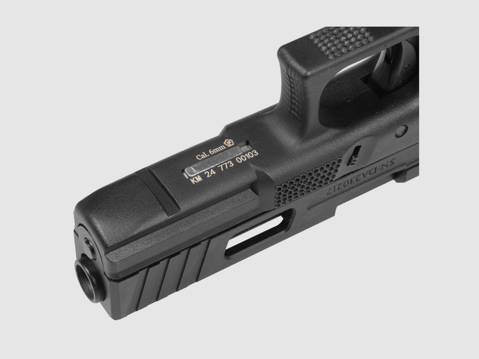 P02 GBB Pistola Airsoft con Grip Stippling en Negro | Delta Armory