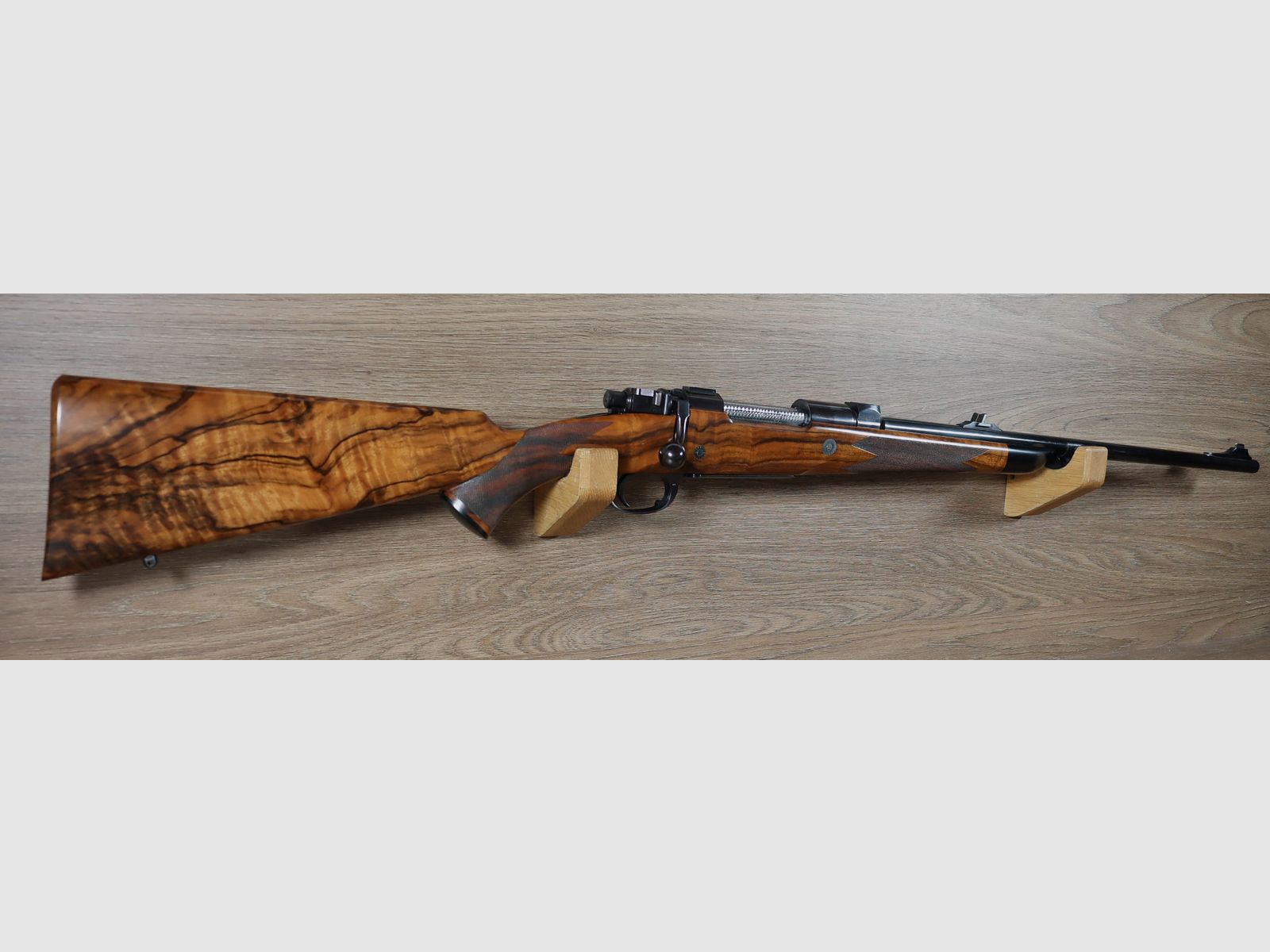 Briano Modello Luxe Legno Grado 7, immagine 1 di 12