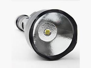 Trustfire 900 Taschenlampe 5 Modi mit Verlängerung für 3. Batterie