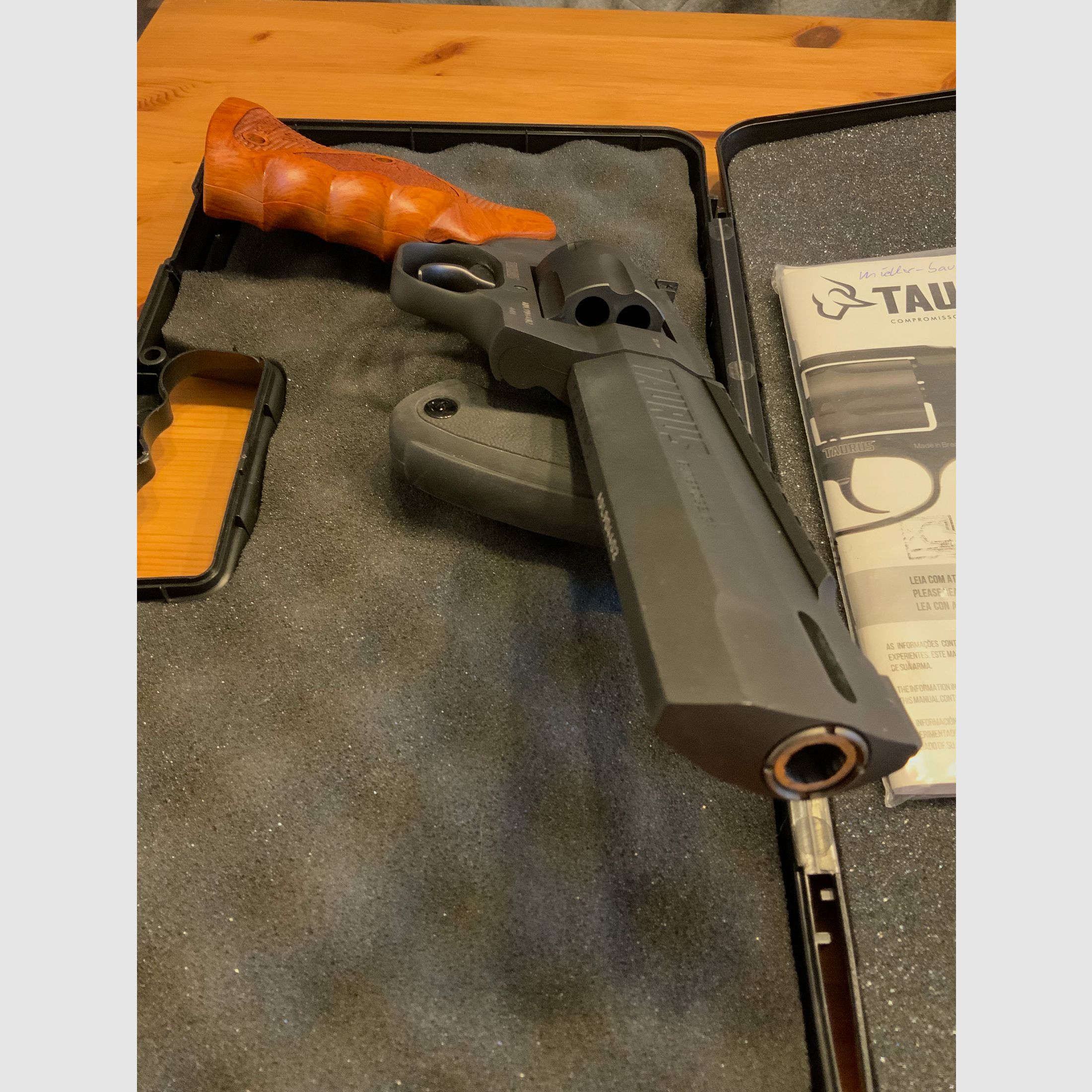 Revolver TAURUS Raging Hunter .44 Rem. Mag., 6 3/4“, noir mat