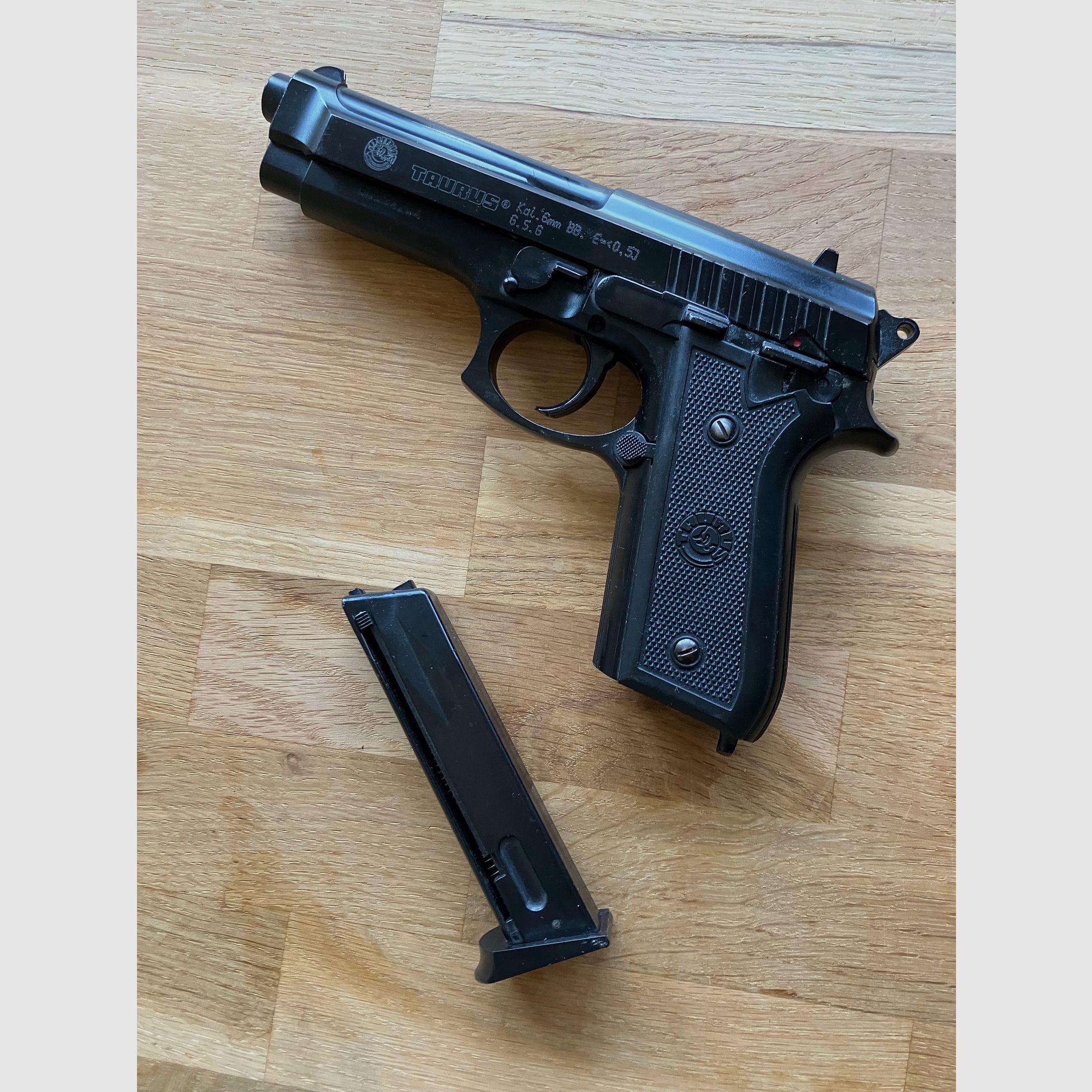 Softair Forjas Taurus PT 92 AF