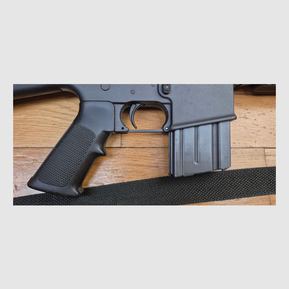 Zeer mooie Colt AR15 A2 Sporter II Repetiergeweer – Kaliber 222 rem. – 100% Colt fabricage rond 1985 – Tussen de M16 A1 en de M16 A2 in de Colt stamboom – Uitstekend kwaliteitswapen voor fans van het AR15-platform – TBE++, afbeelding 36 van 43