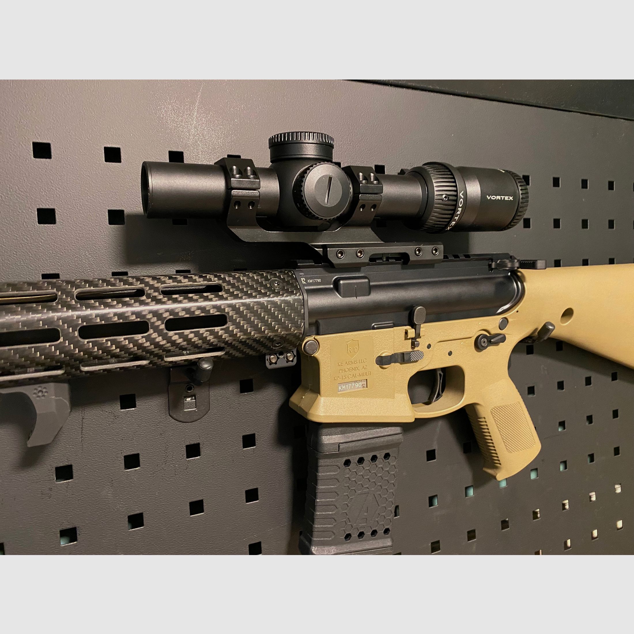 Brownells/KE-Arms WWSD 2020 FDE 16“ .223 + Vortex Lvpo