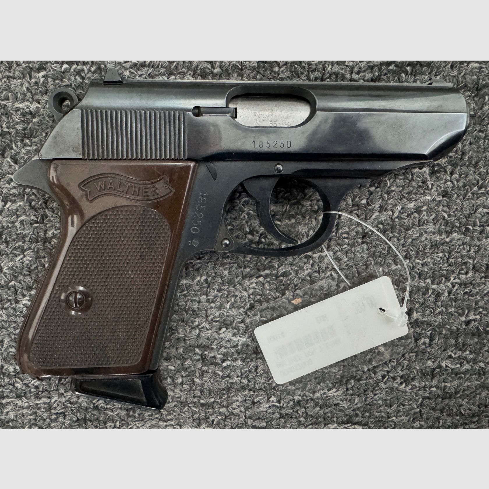Walther PPK 7.65mm from 1965 with 2 magazines & special holster
